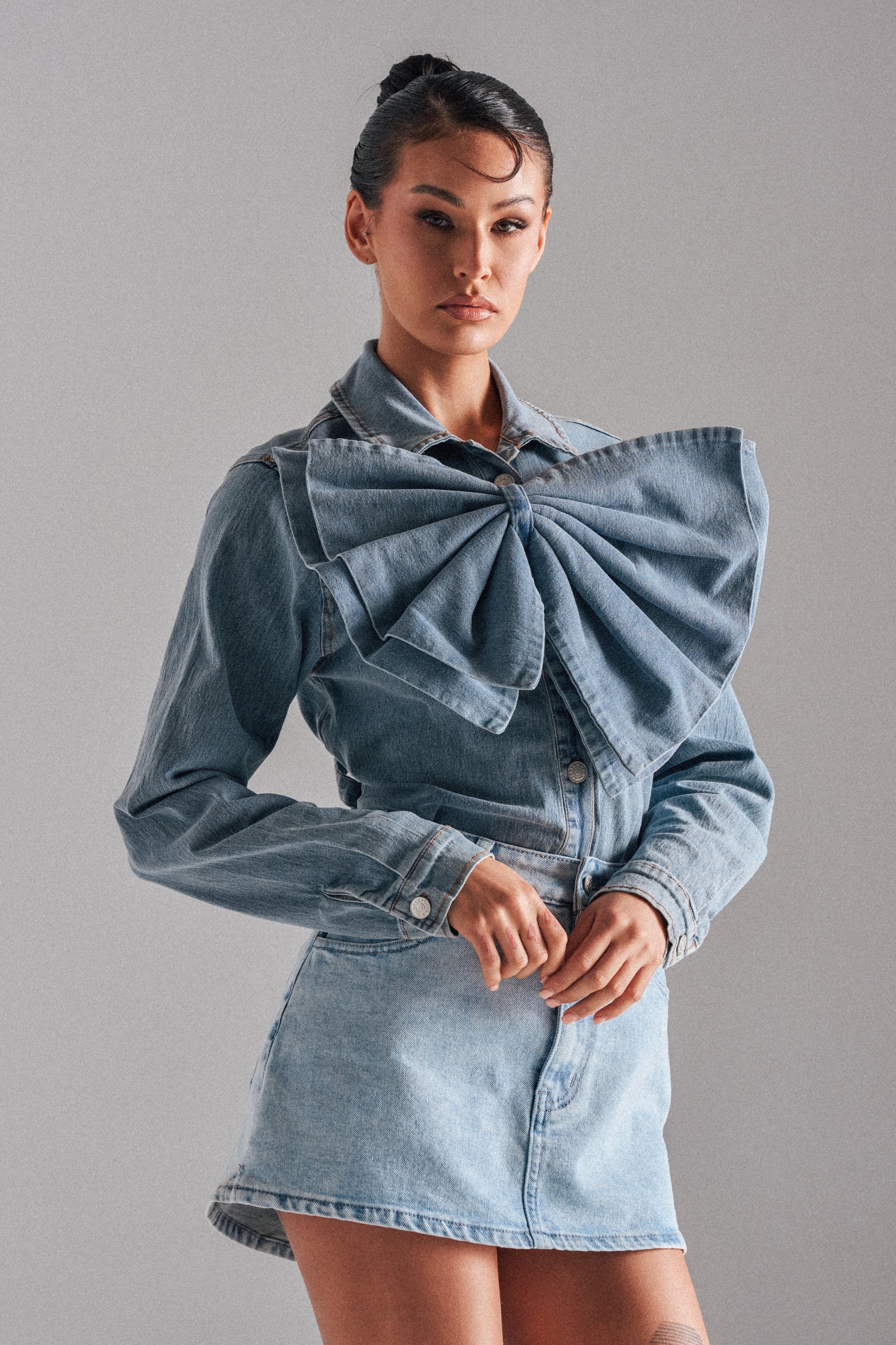 TWO-TONE BOW DENIM BUTTON DOWN SHIRT - Image 3