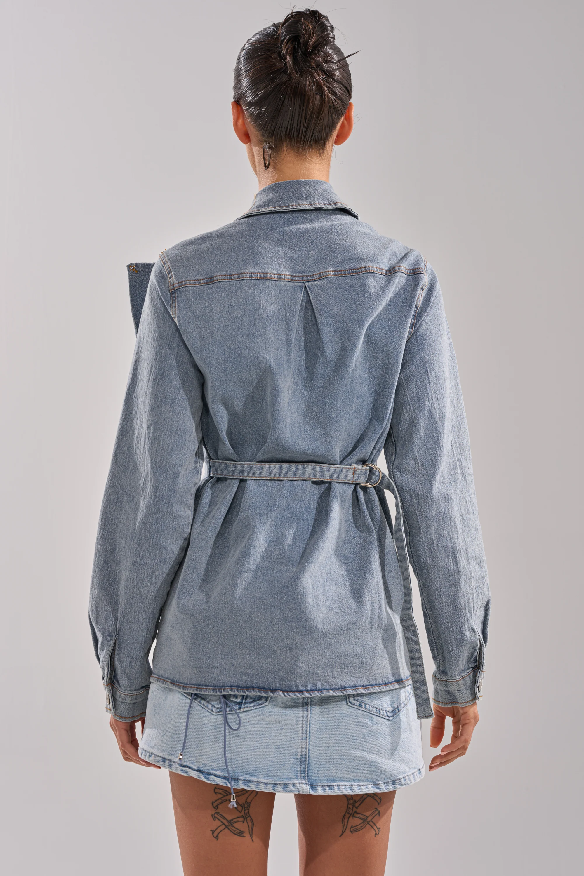 TWO-TONE BOW DENIM BUTTON DOWN SHIRT - Image 8