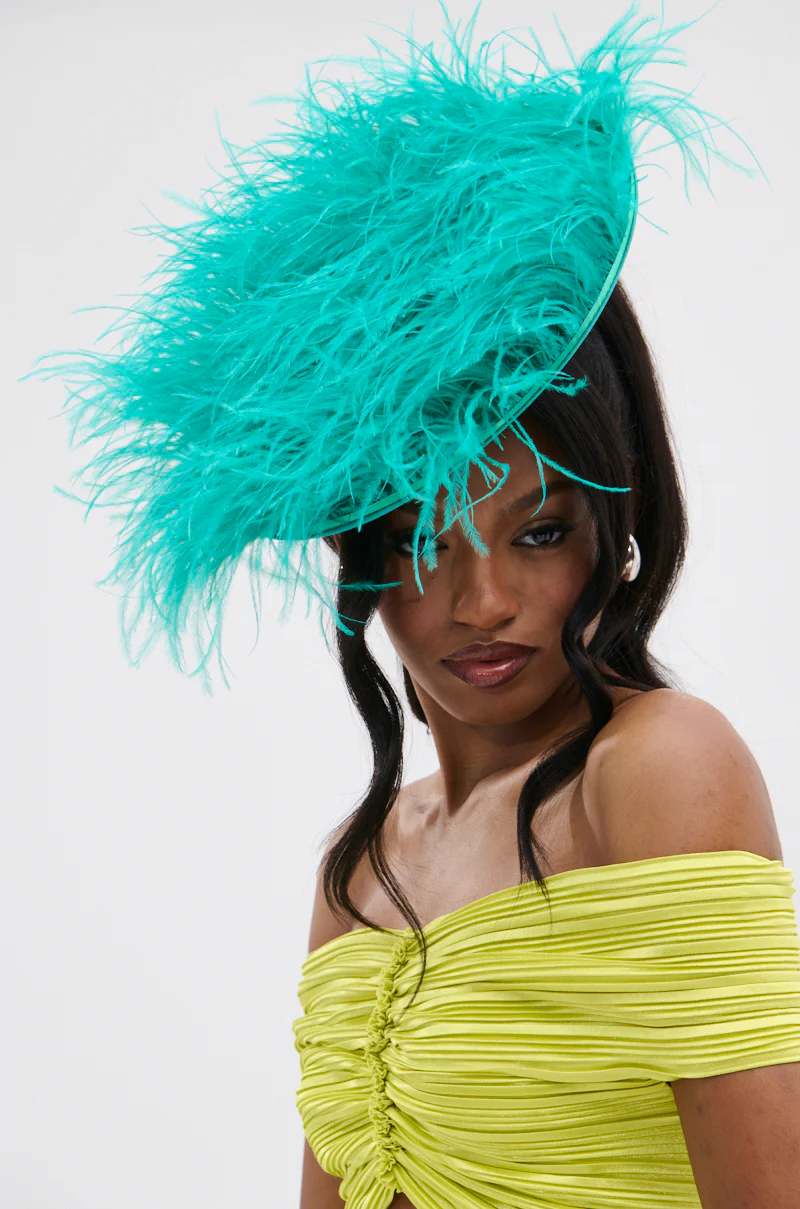 ULTIMATE VIBES OSTRICH FEATHER HAT