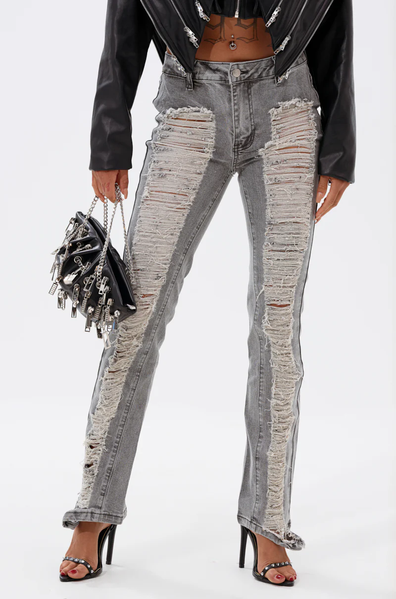 ULTRA DISTRESSED SKINNY DENIM - Image 3