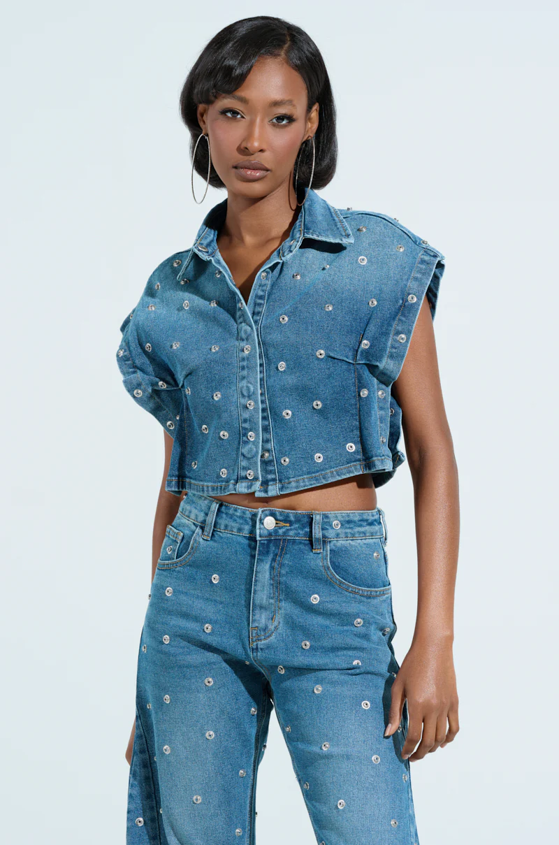 UNBUTTONED AND UNBOTHERED CROPPED COLLARED SHIRT - Image 2