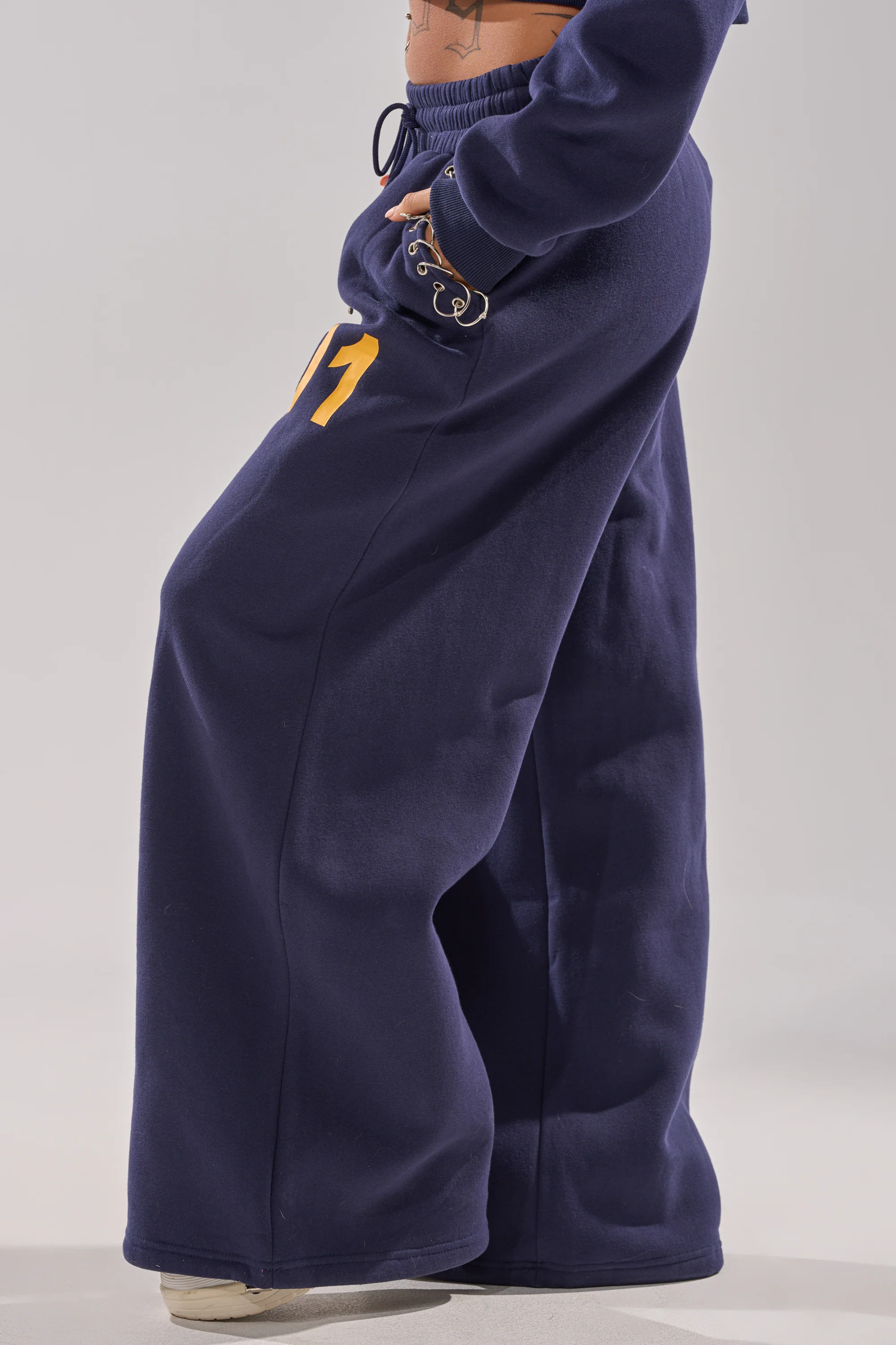 UNTAMED METAL RING JOGGER - Image 4