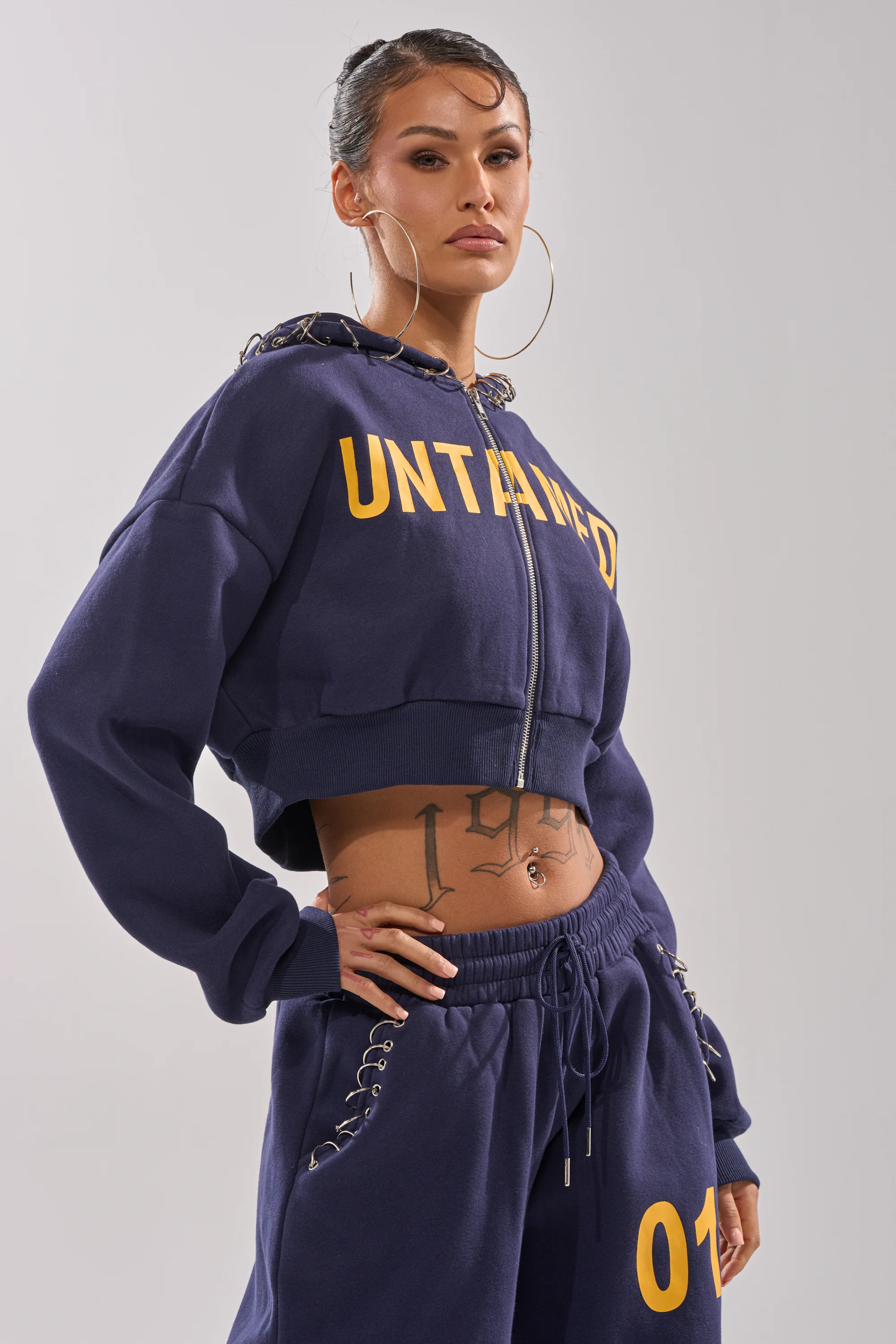 UNTAMED METAL RING SWEATSHIRT - Image 4