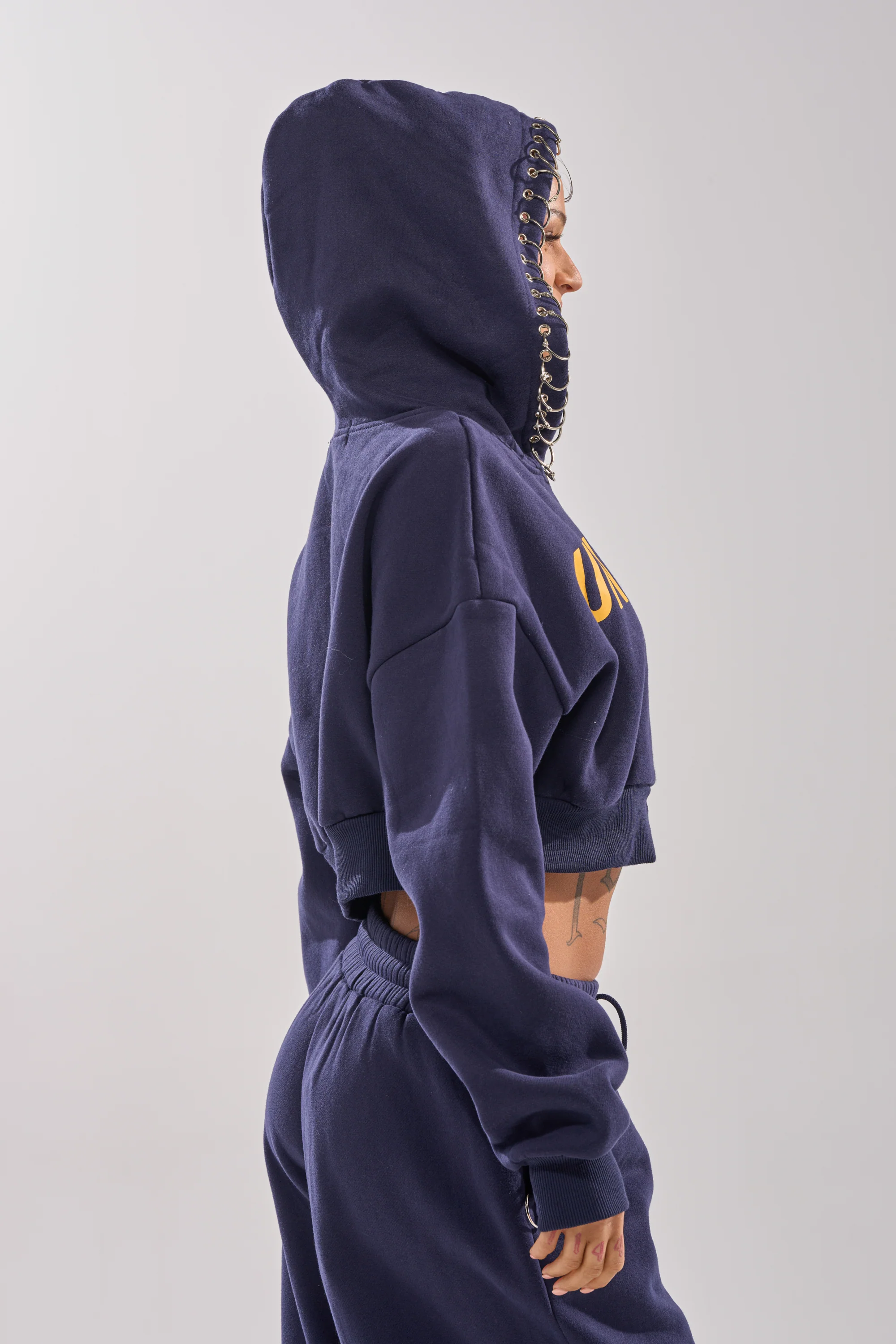 UNTAMED METAL RING SWEATSHIRT - Image 6
