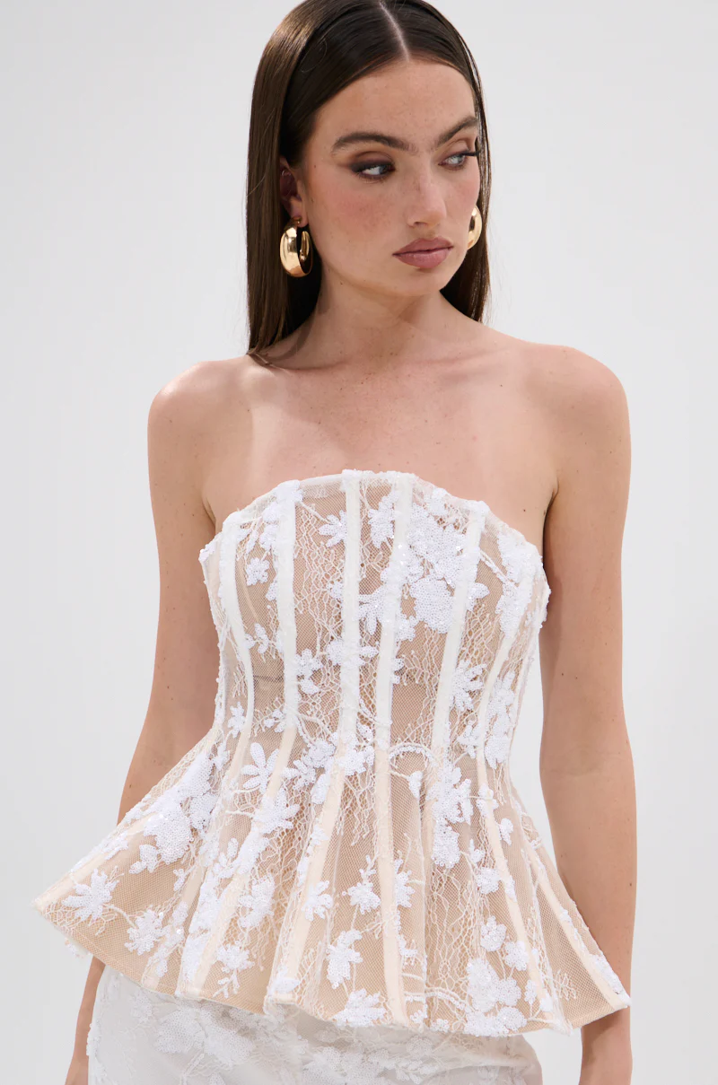 UP NEXT LACE CORSET TOP IN WHITE - Image 2