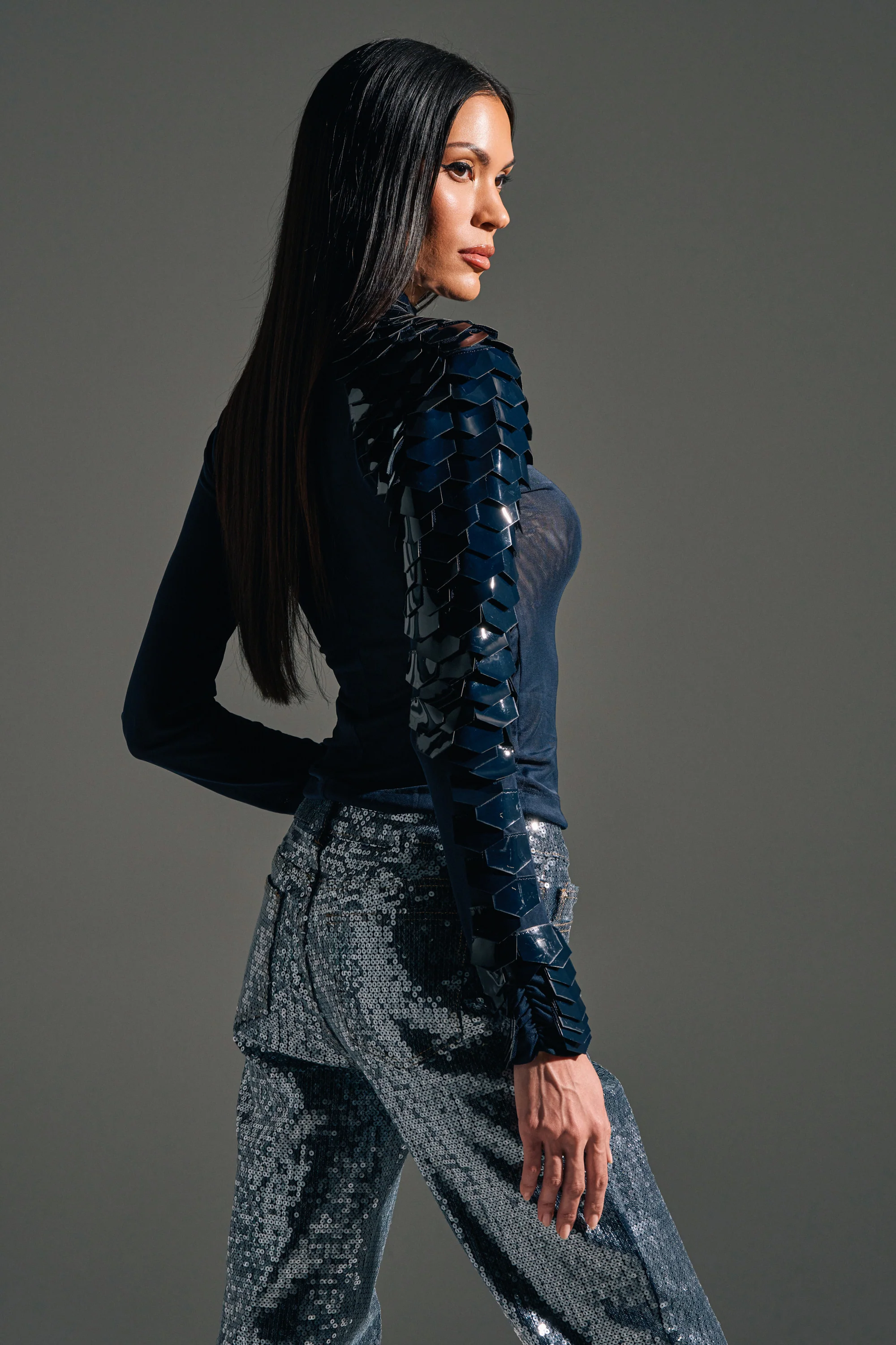 VELMA VINYL SINGLE SLEEVE SCALE TOP IN NAVY - Image 2