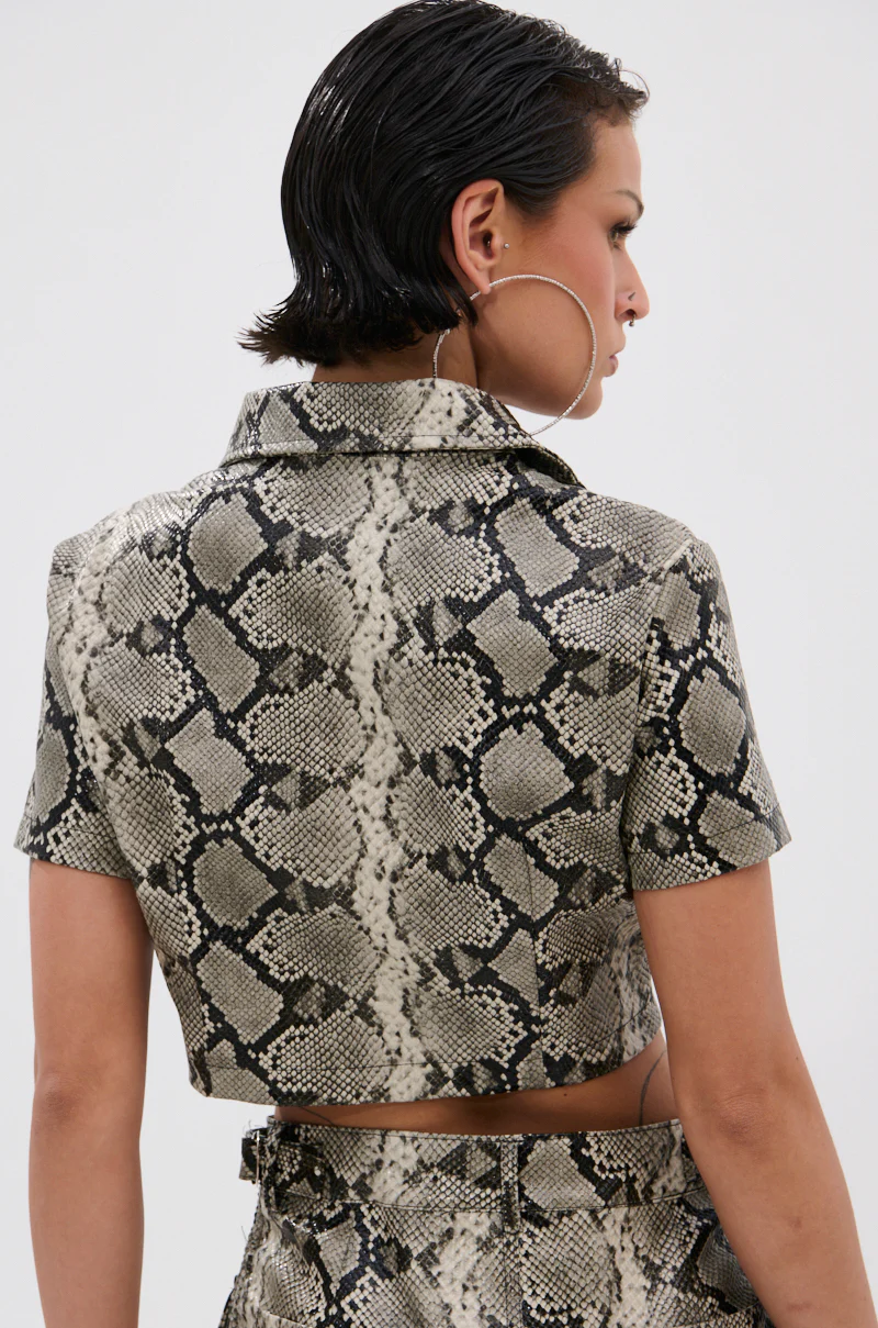 VENOM CROPPED LEATHER BUTTON DOWN - Image 3