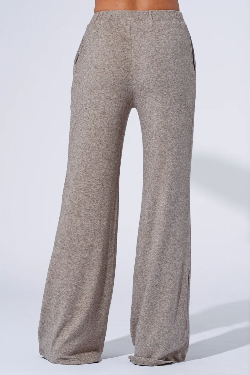 VIBE OUT FLARE LEG KNIT PANT IN GREY - Image 6