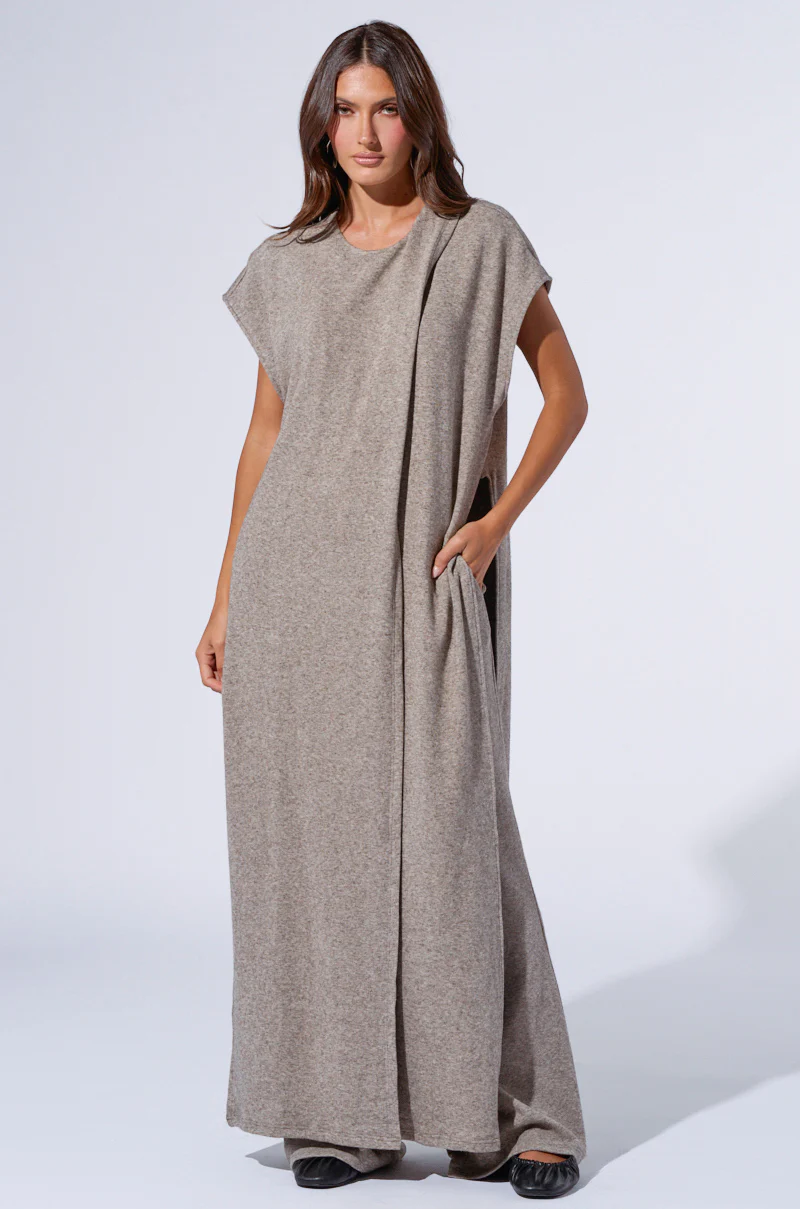 VIBE OUT LONG KNIT SWEATER IN GREY - Image 4