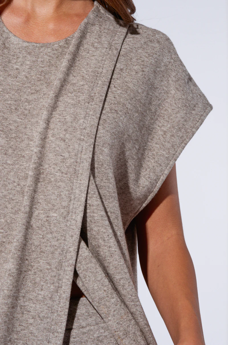 VIBE OUT LONG KNIT SWEATER IN GREY - Image 7