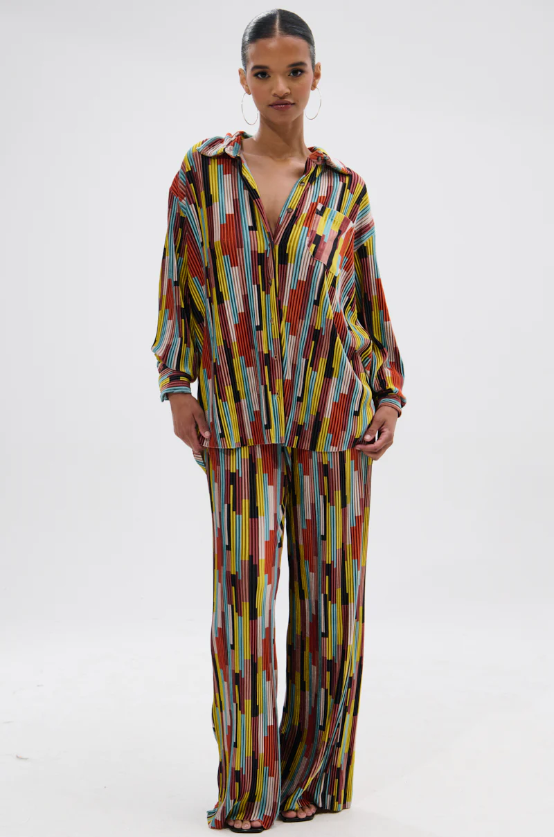 VIBES FEEL GOOD VELVET COLOR BLOCKED BUTTON DOWN - Image 4