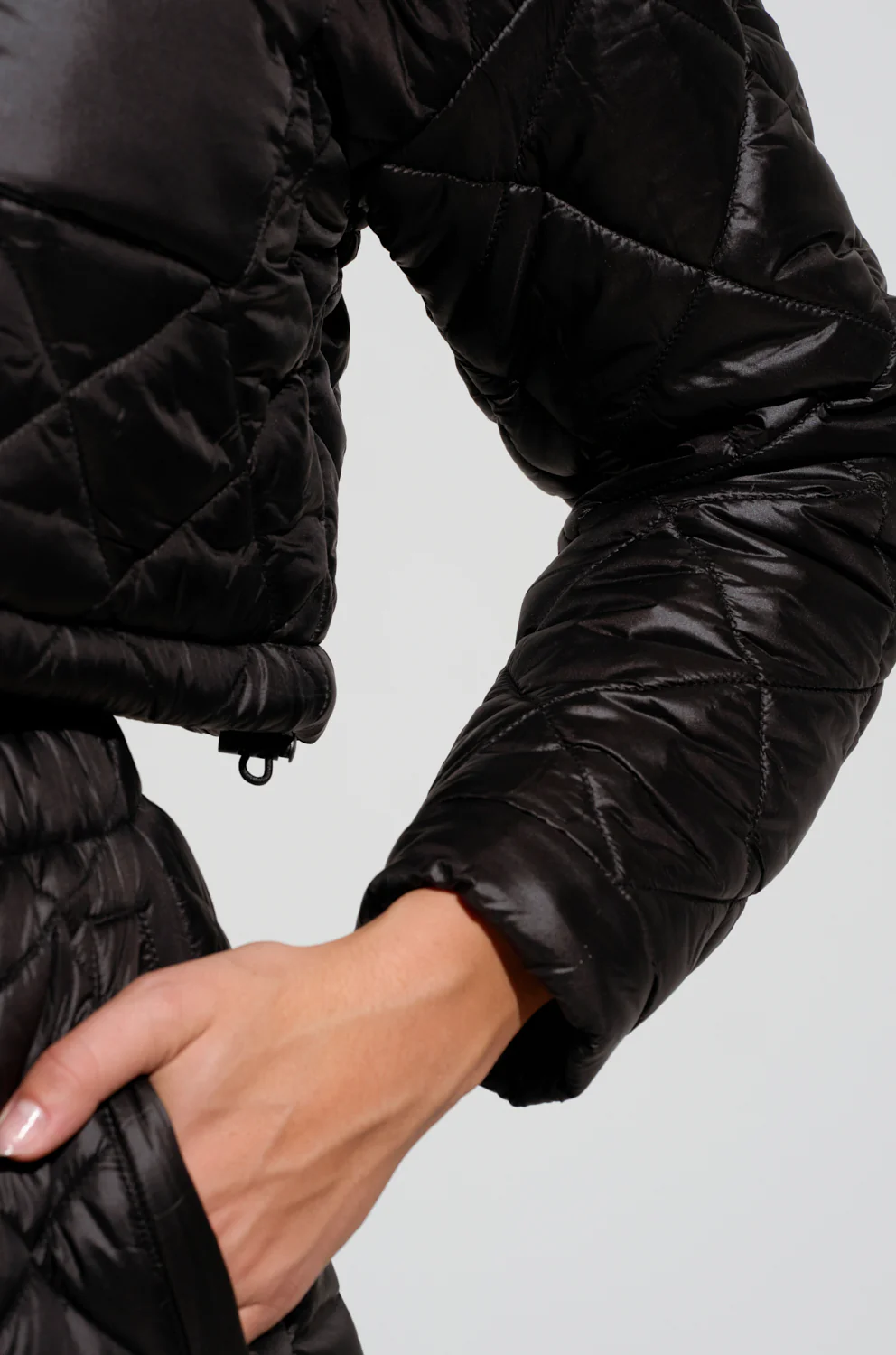 VIVI CROPPED PUFFER BOMBER IN BLACK - Image 12