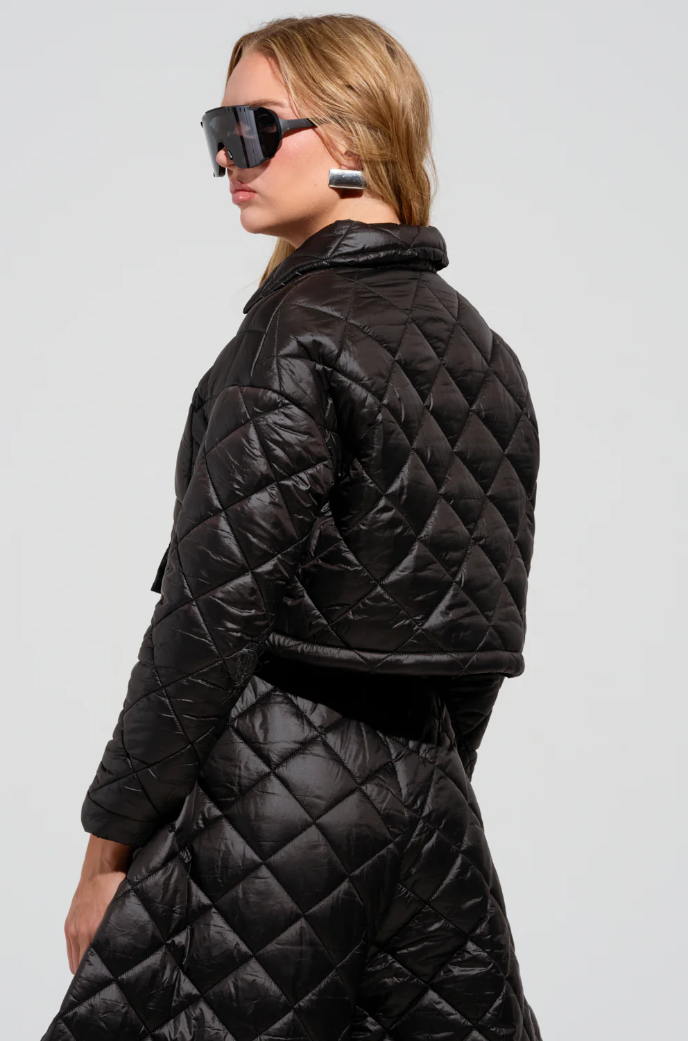 VIVI CROPPED PUFFER BOMBER IN BLACK - Image 6