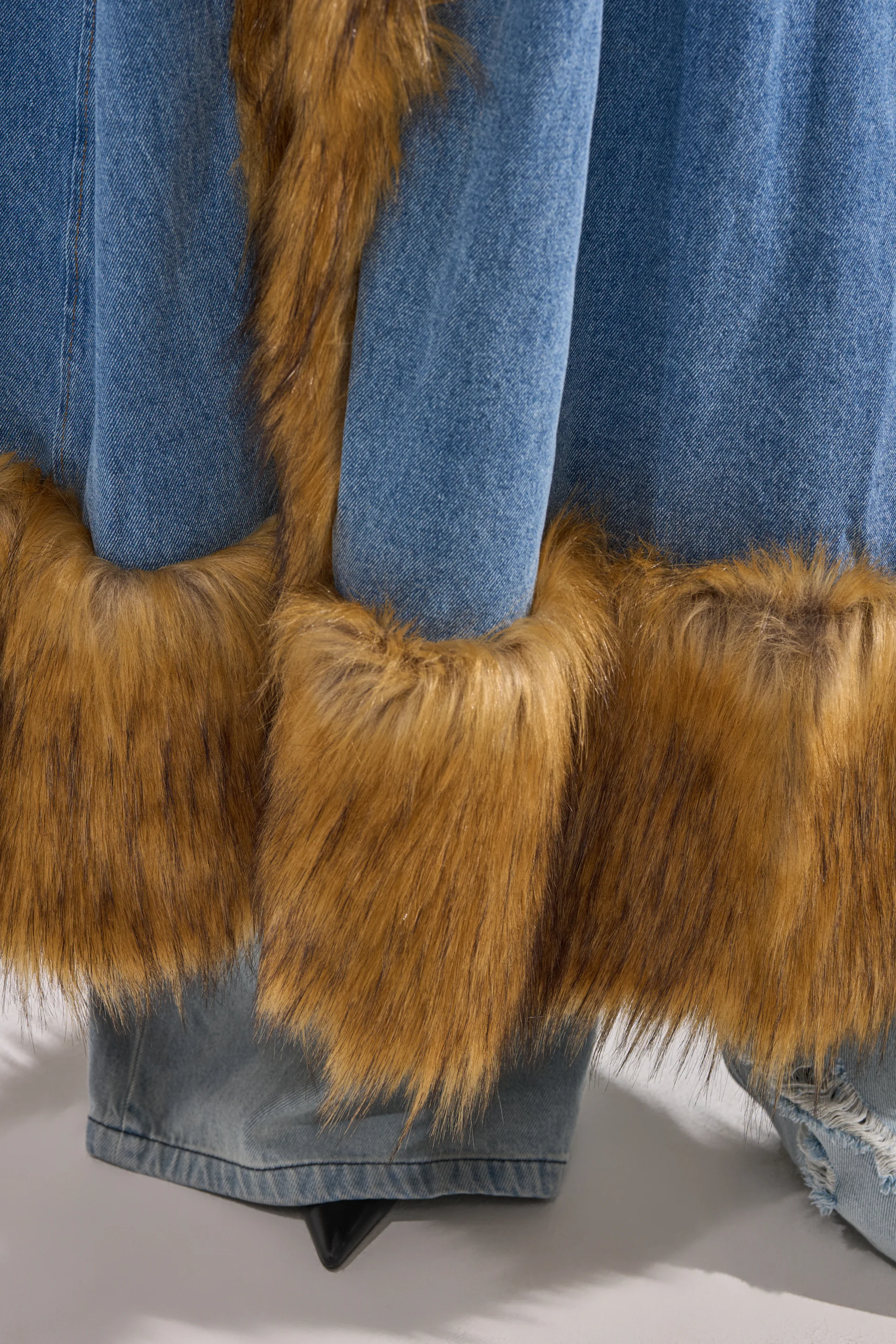 VIVIAN FUR TRIM TRENCH IN DENIM - Image 12