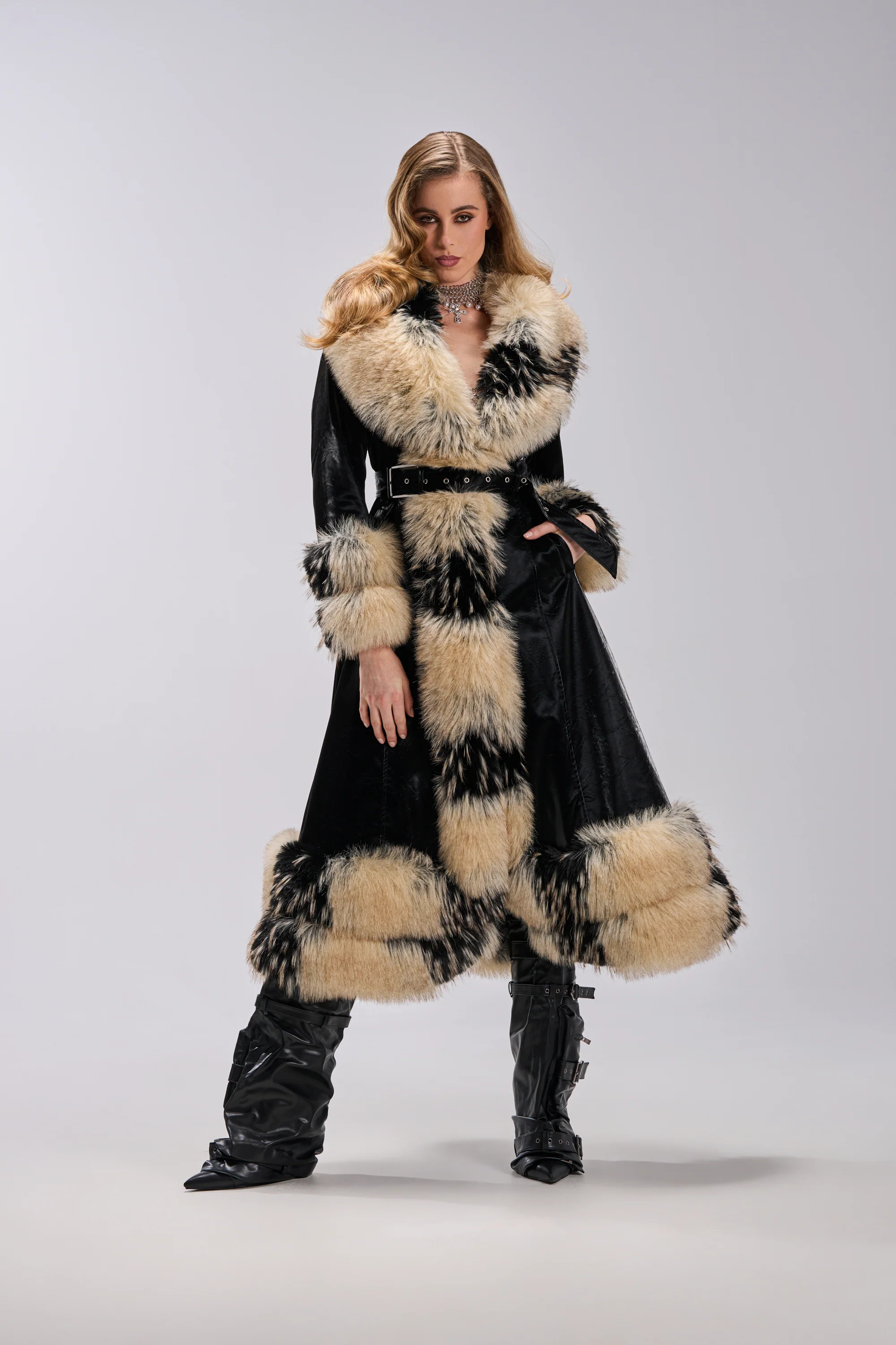 VIVIAN FUR TRIM TRENCH IN LIQUID VELVET - Image 5