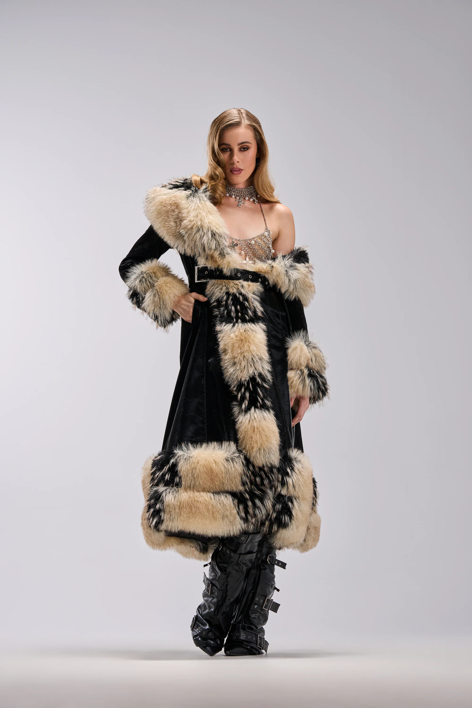 VIVIAN FUR TRIM TRENCH IN LIQUID VELVET - Image 7