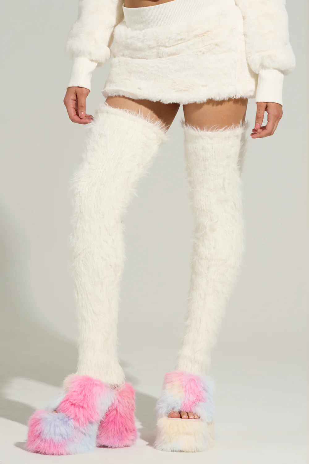 WARM AND COZY THIGH WARMERS - Image 2