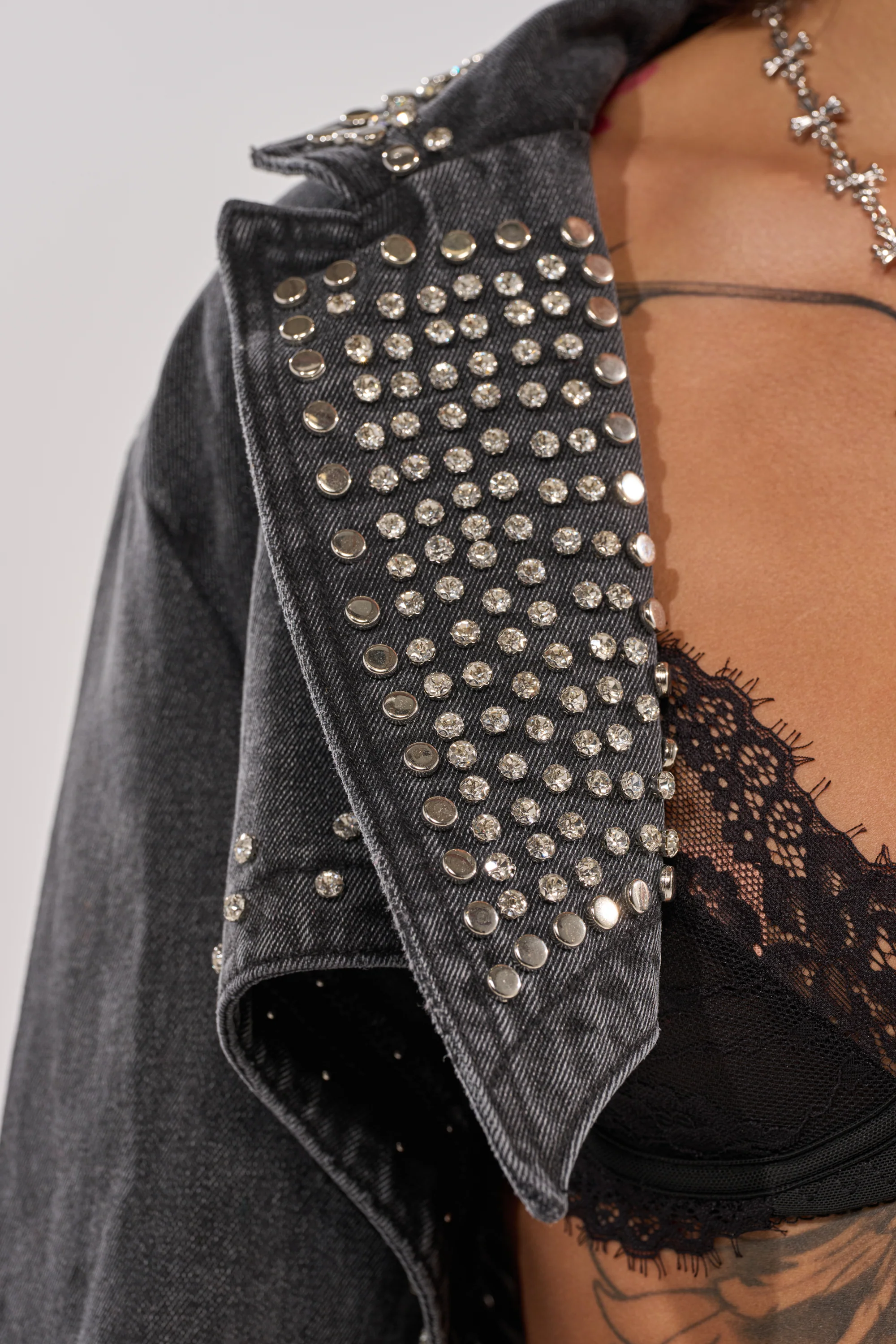 WATERFALL FRINGE CROPPED DENIM JACKET - Image 9