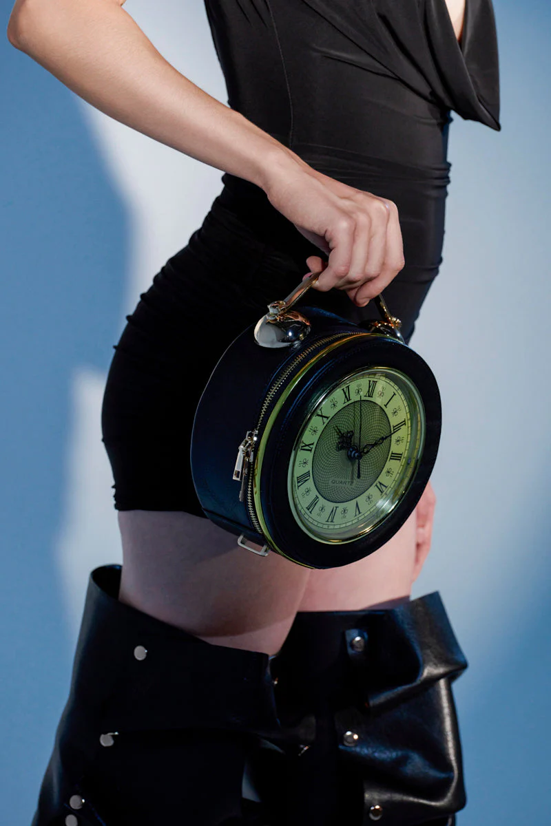 WHATS THE TIME PURSE