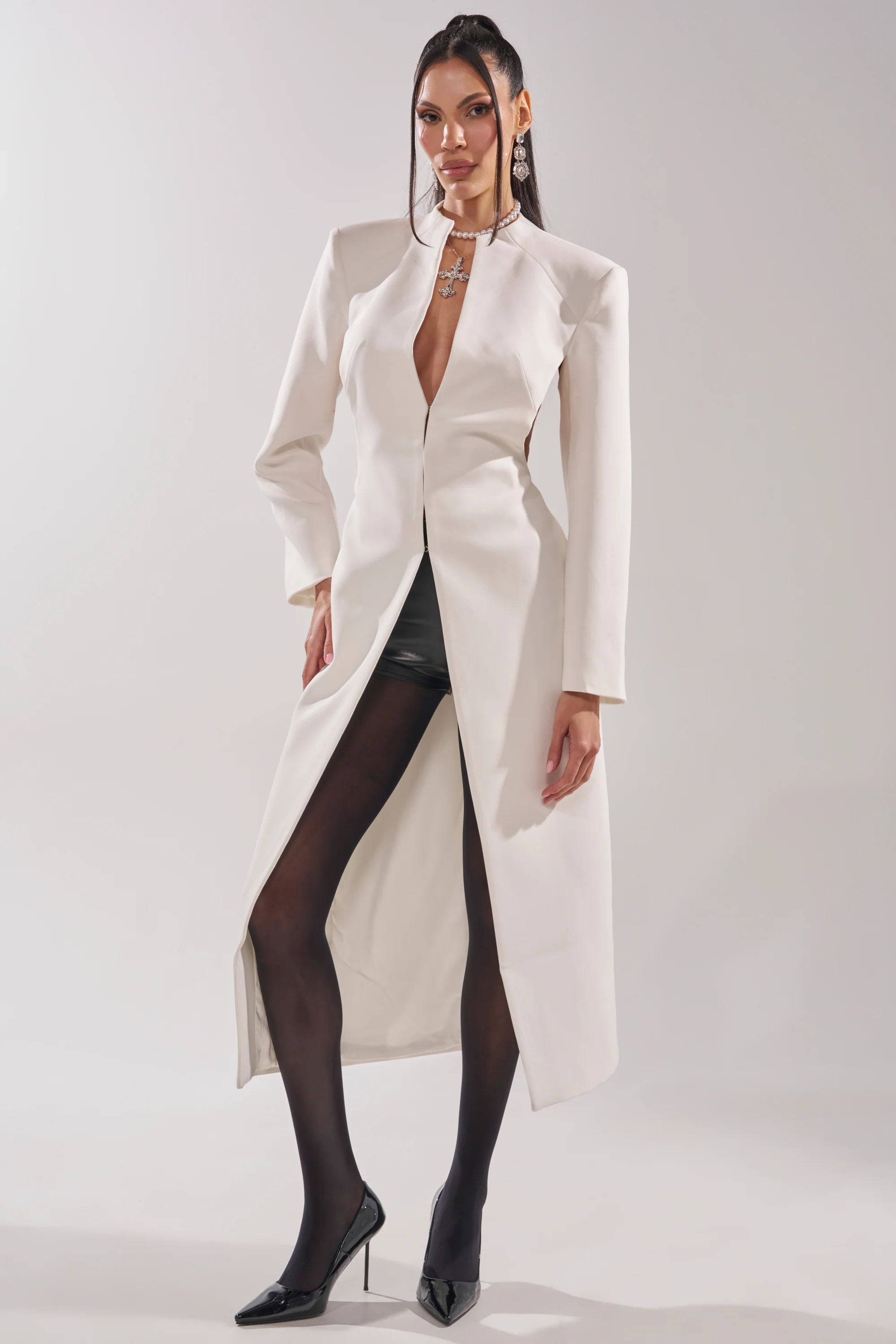 WHEREVER YOU ARE CUTOUT TRENCH IN WHITE - Image 2