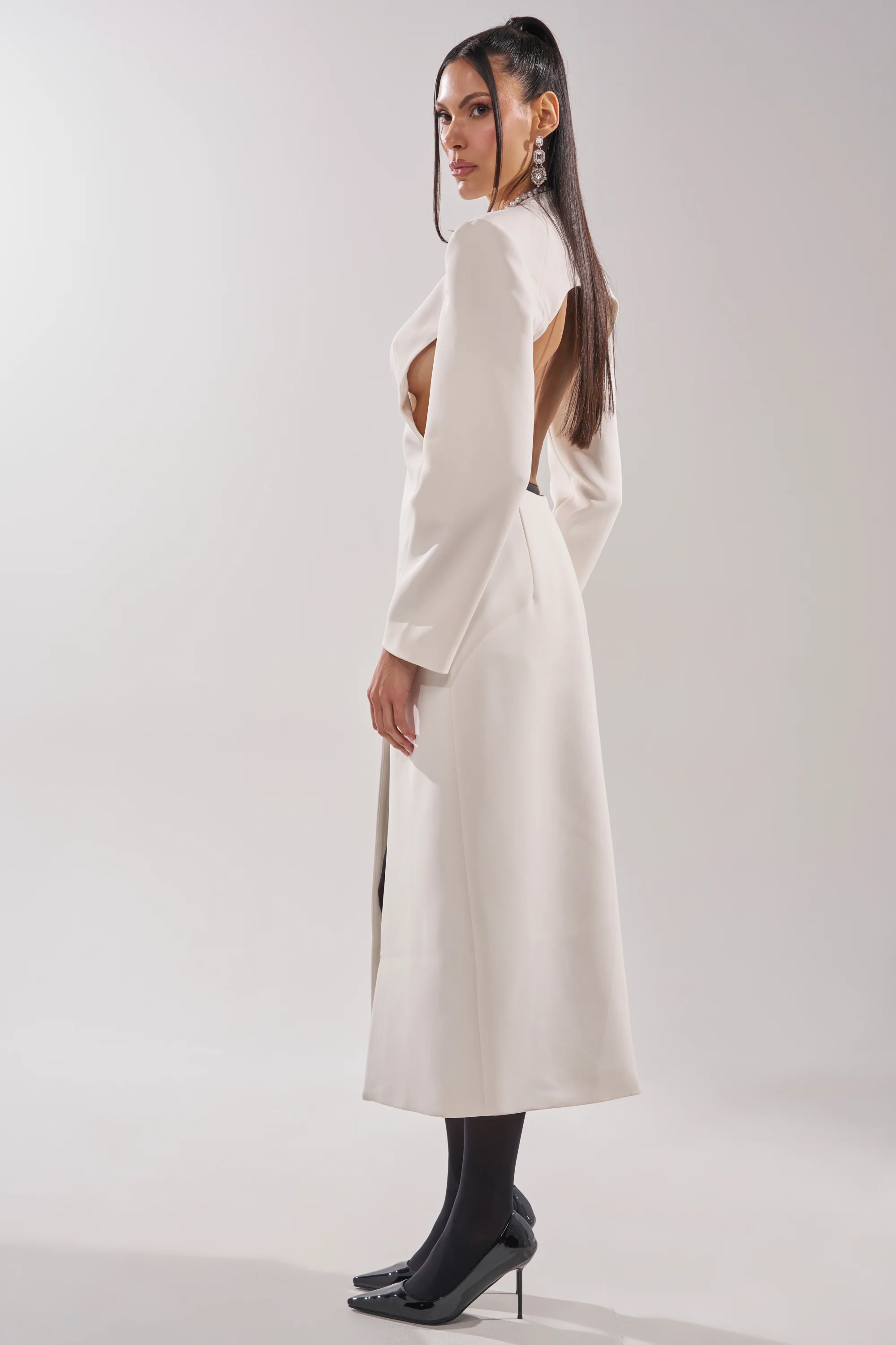 WHEREVER YOU ARE CUTOUT TRENCH IN WHITE - Image 5