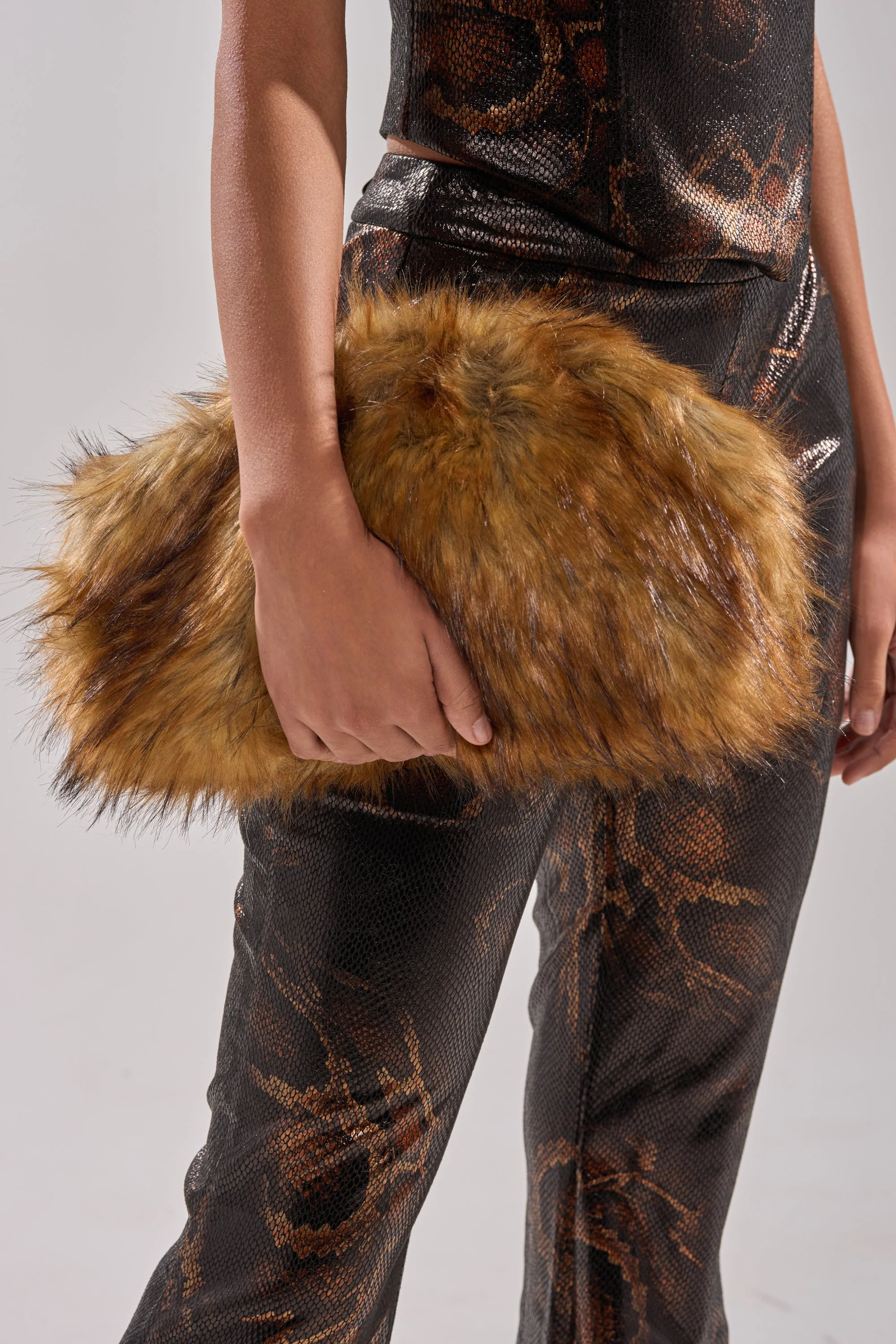 WILD CHILD FAUX FUR CLUTCH - Image 8