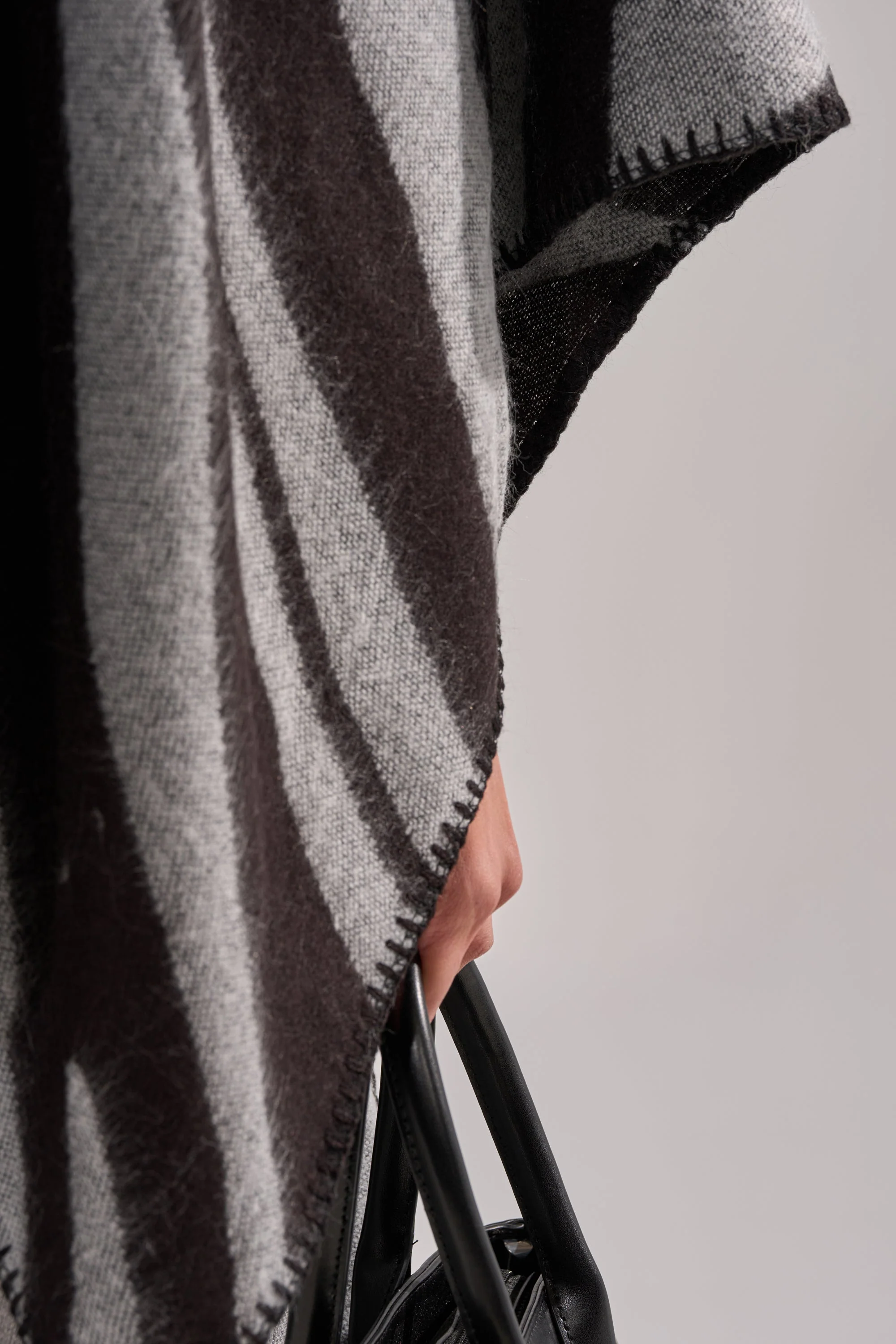 WILD CHILD KNIT PONCHO - Image 8