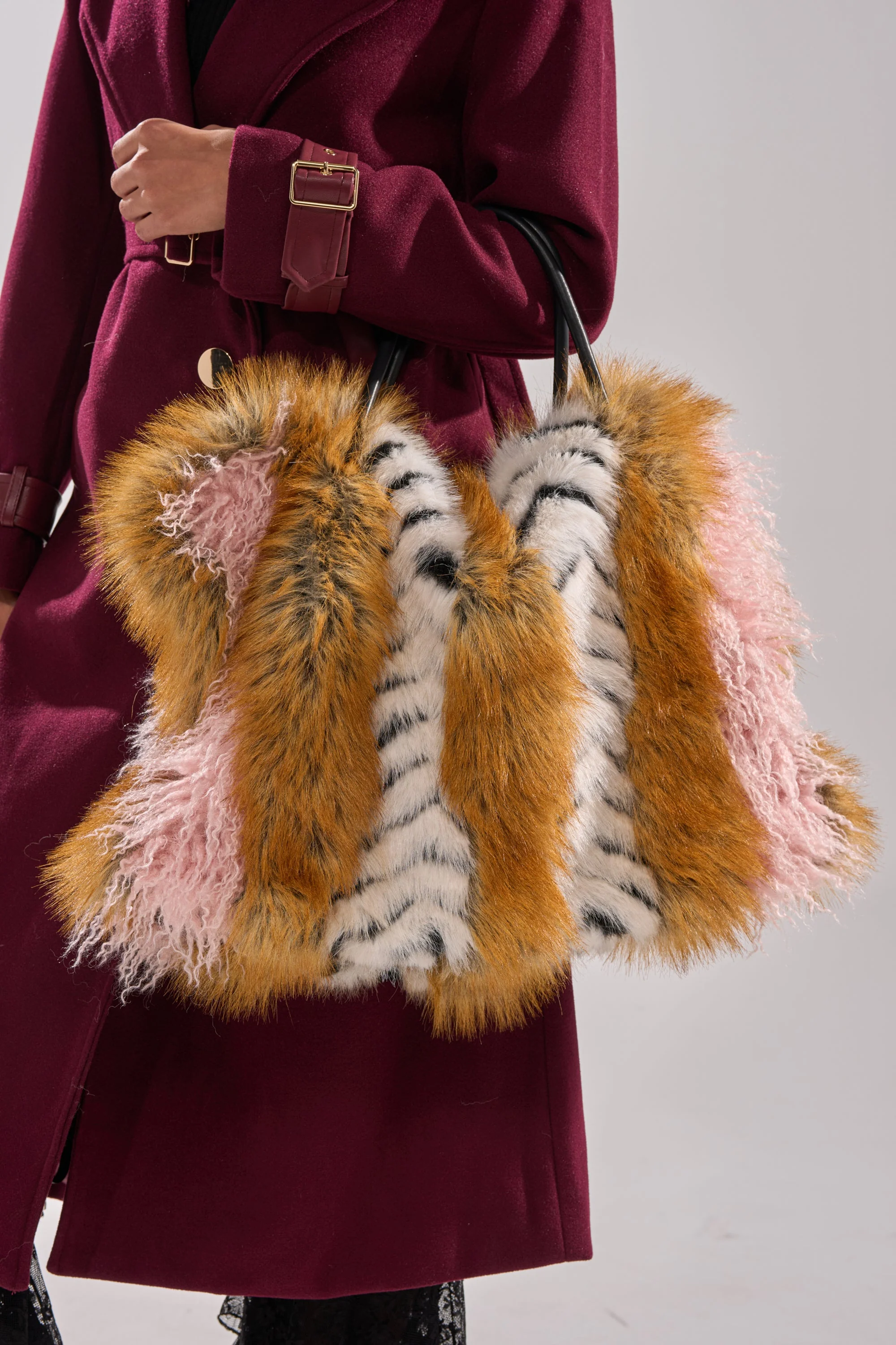 WILD ONE FAUX FUR TOTE - Image 2