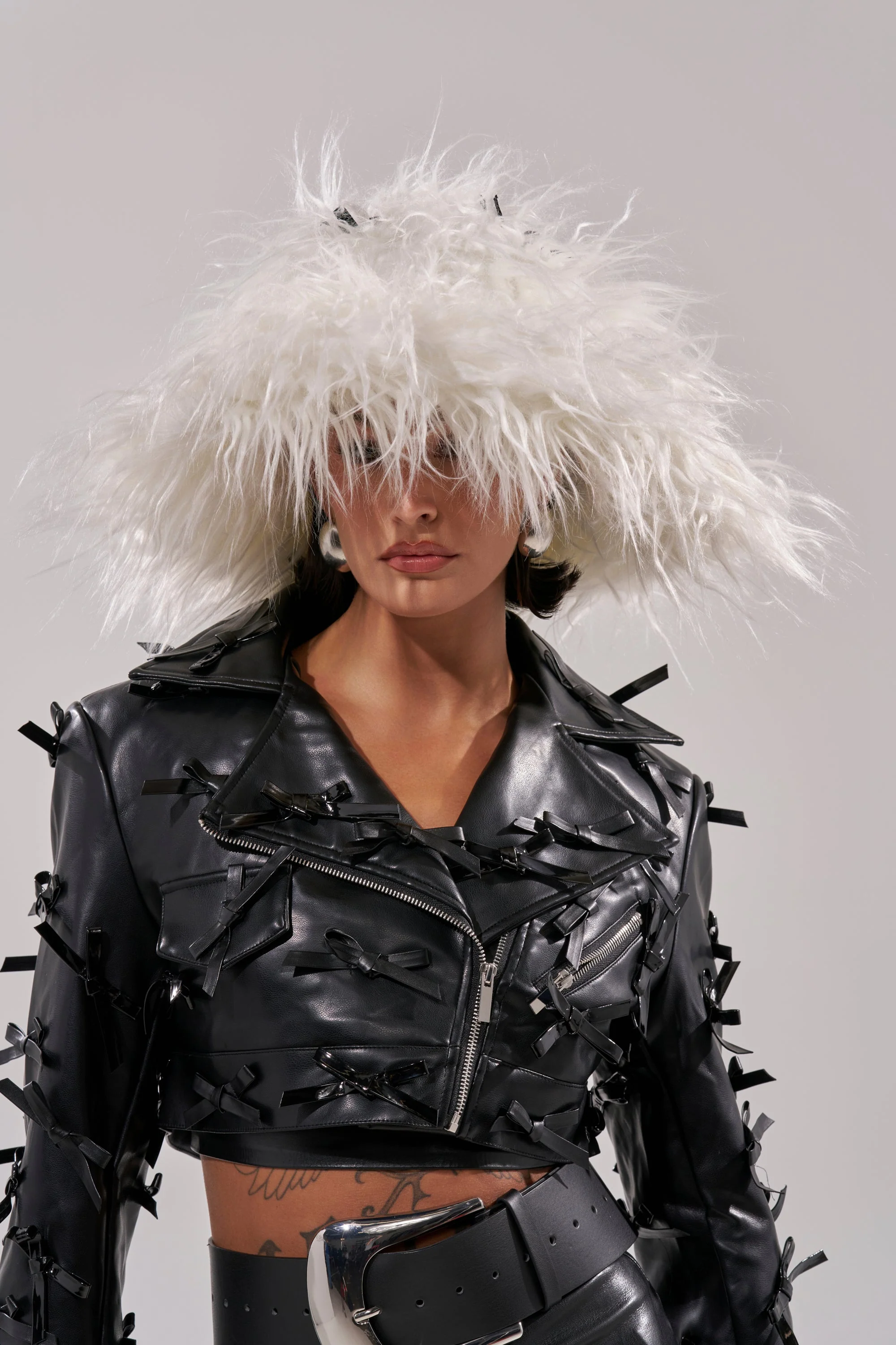 WITH A BOW FAUX FUR BUCKET HAT - Image 2