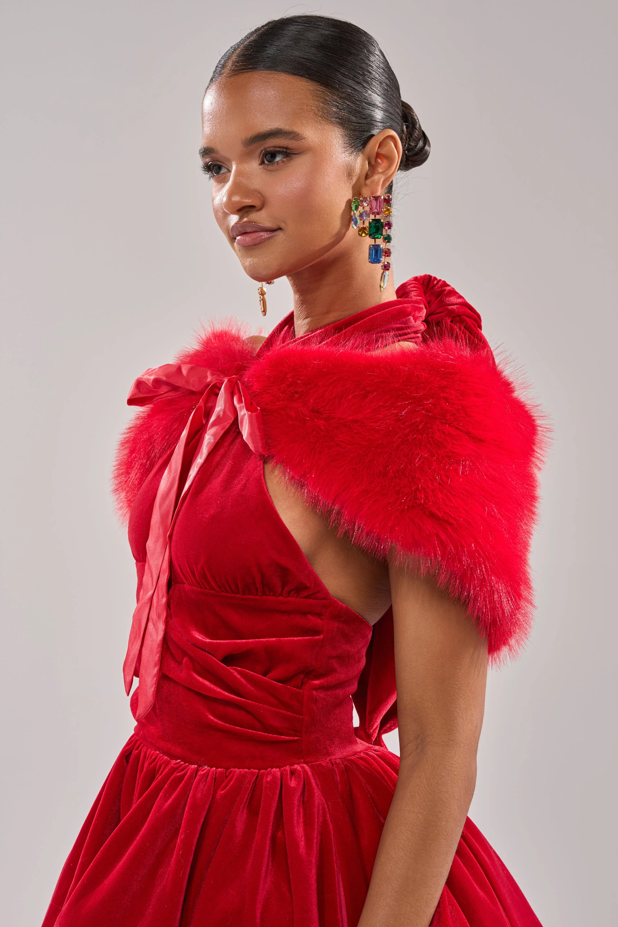 WITH A BOW FAUX FUR SHAWL - Image 2