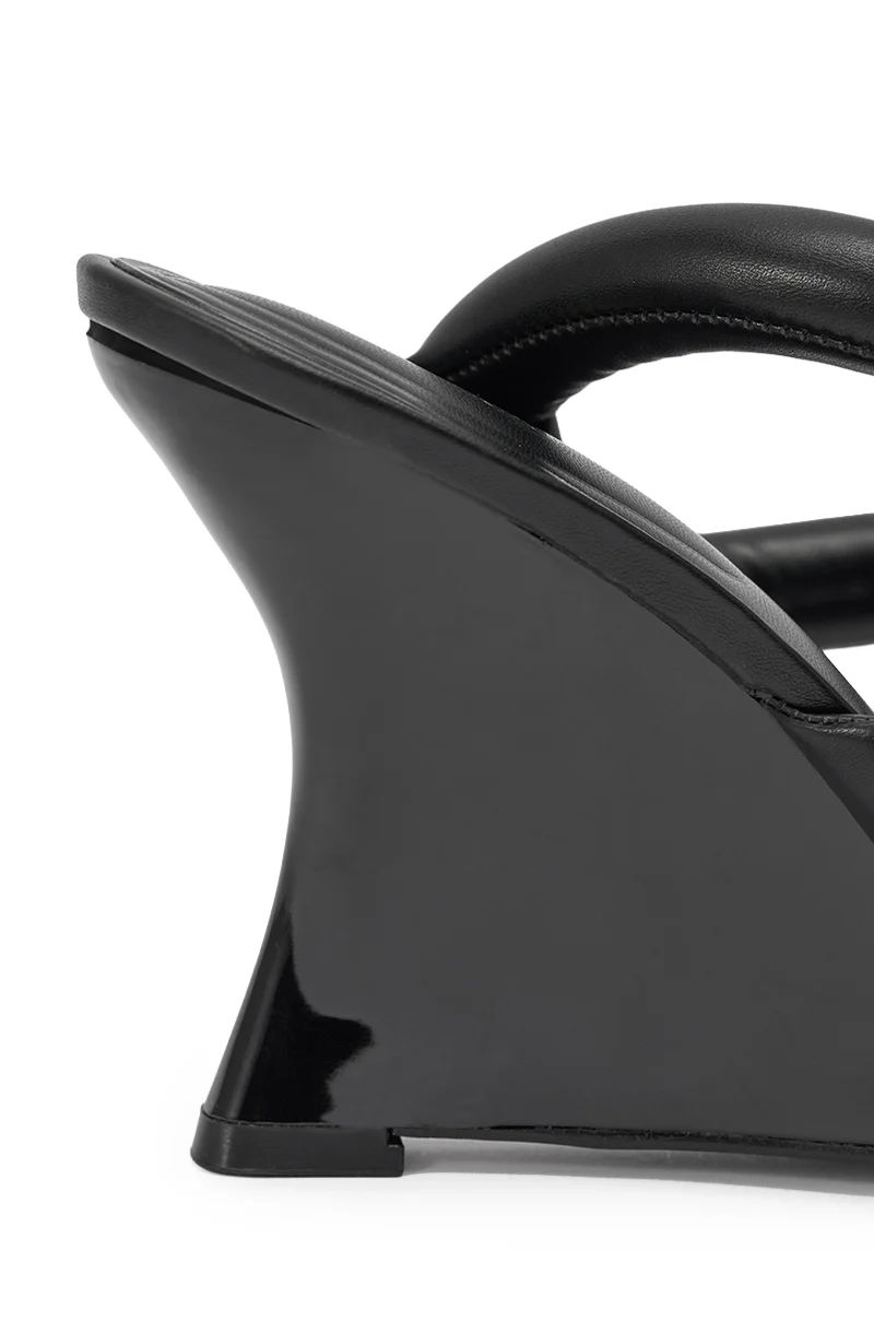 AKIRA MINORU BLACK WEDGE SANDAL - Image 9