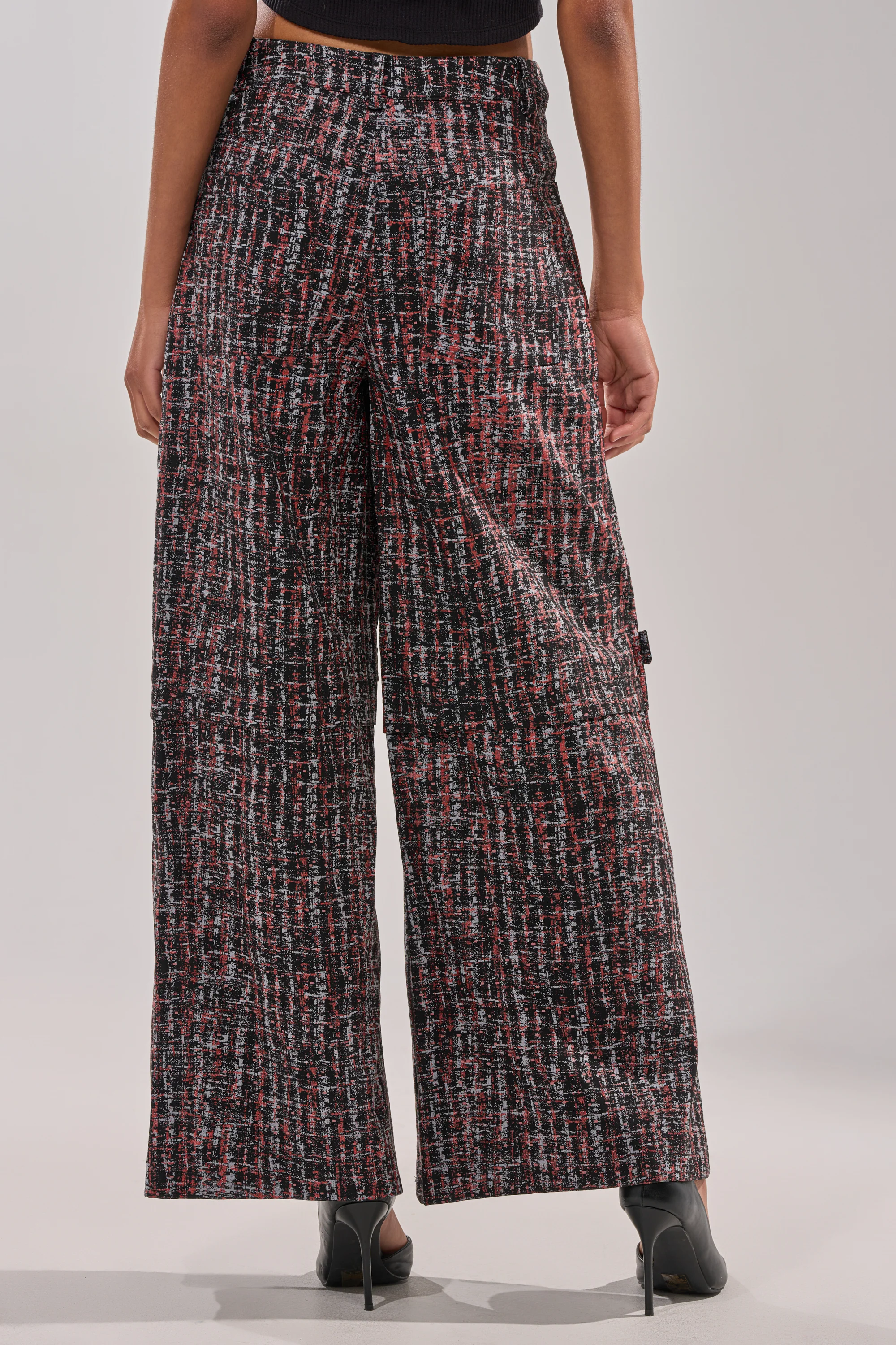 WORK IT FAUX LEATHER PLAID TROUSER - Image 5