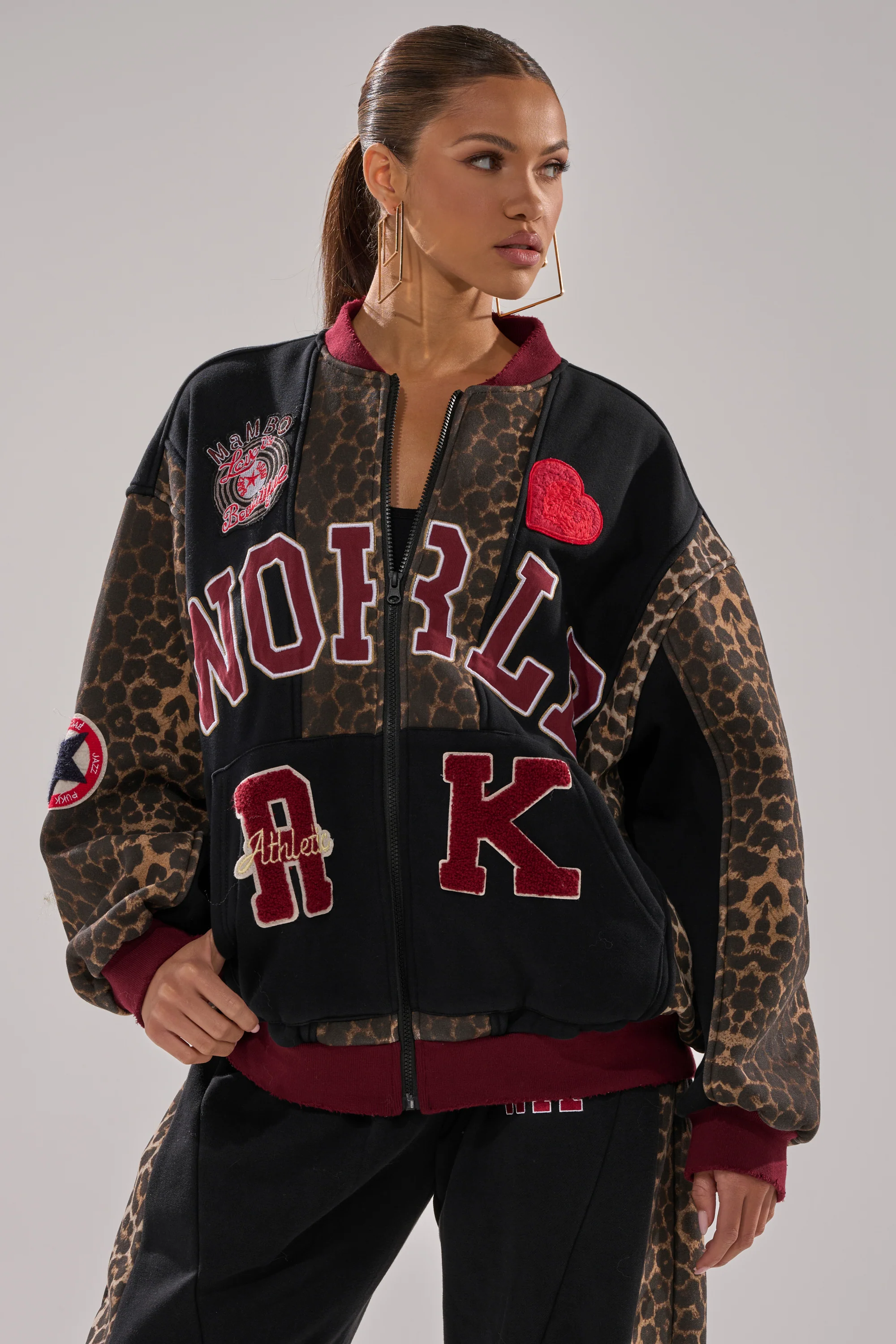 WORLD HOLD ON ZIP UP SWEATSHIRT