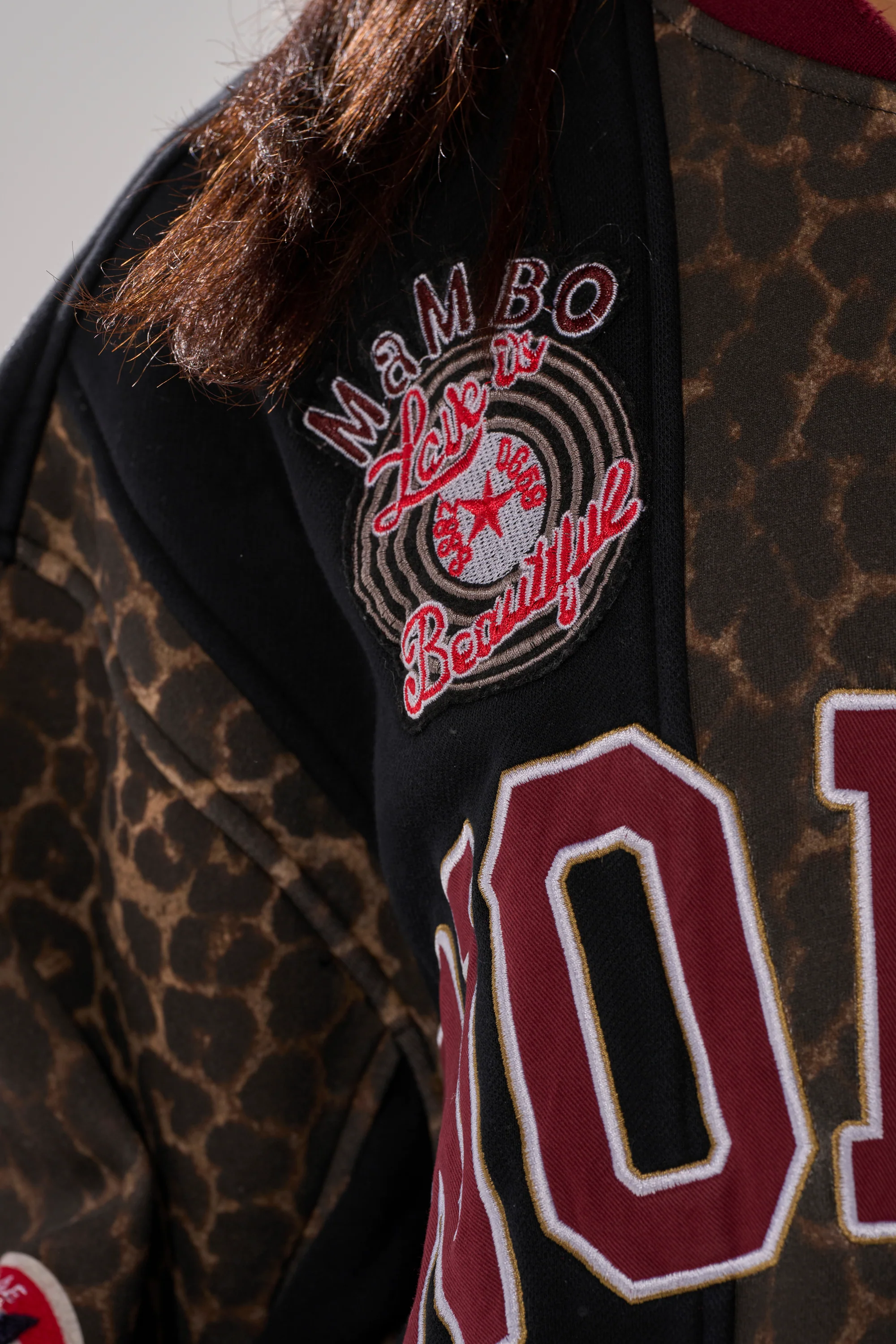 WORLD HOLD ON ZIP UP SWEATSHIRT - Image 10