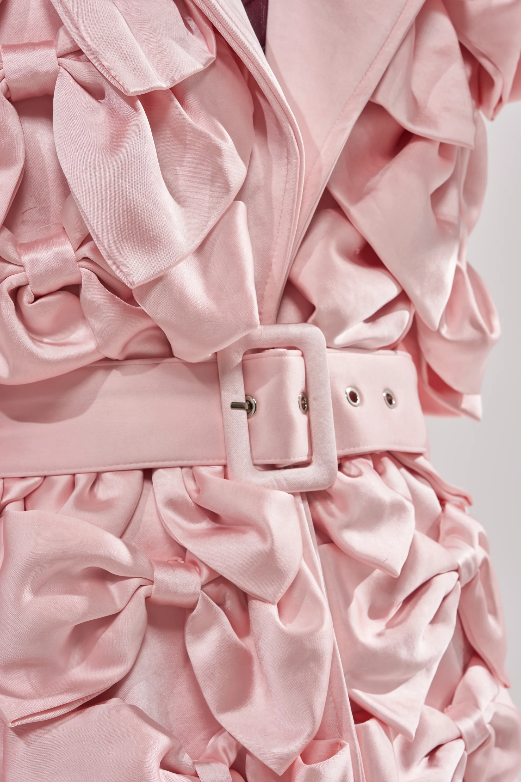 WRAP ME WITH A SATIN BOW TRENCH - Image 8