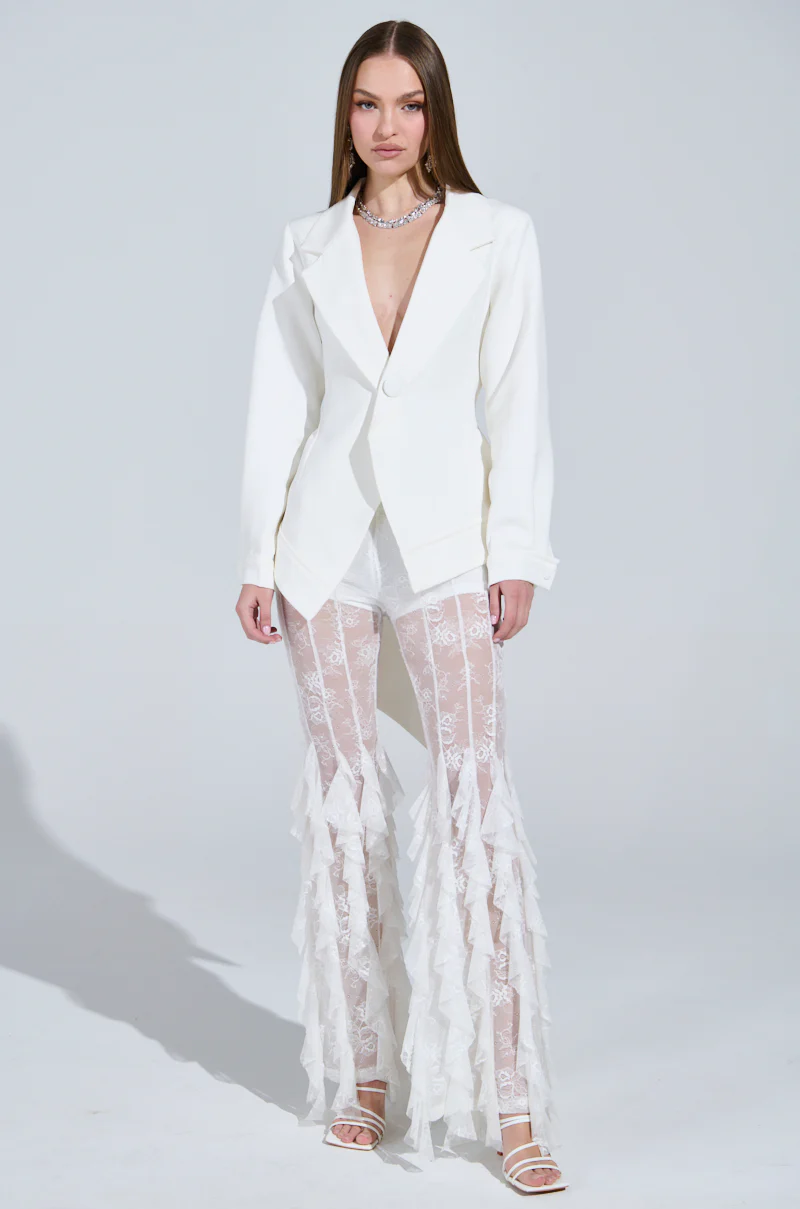 WRAPPED IN A BOW BLAZER IN WHITE - Image 4