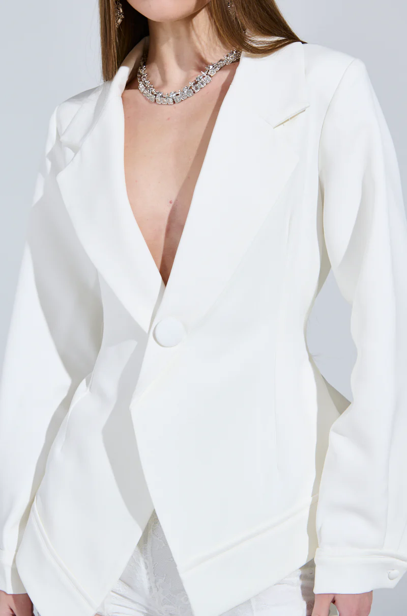 WRAPPED IN A BOW BLAZER IN WHITE - Image 5