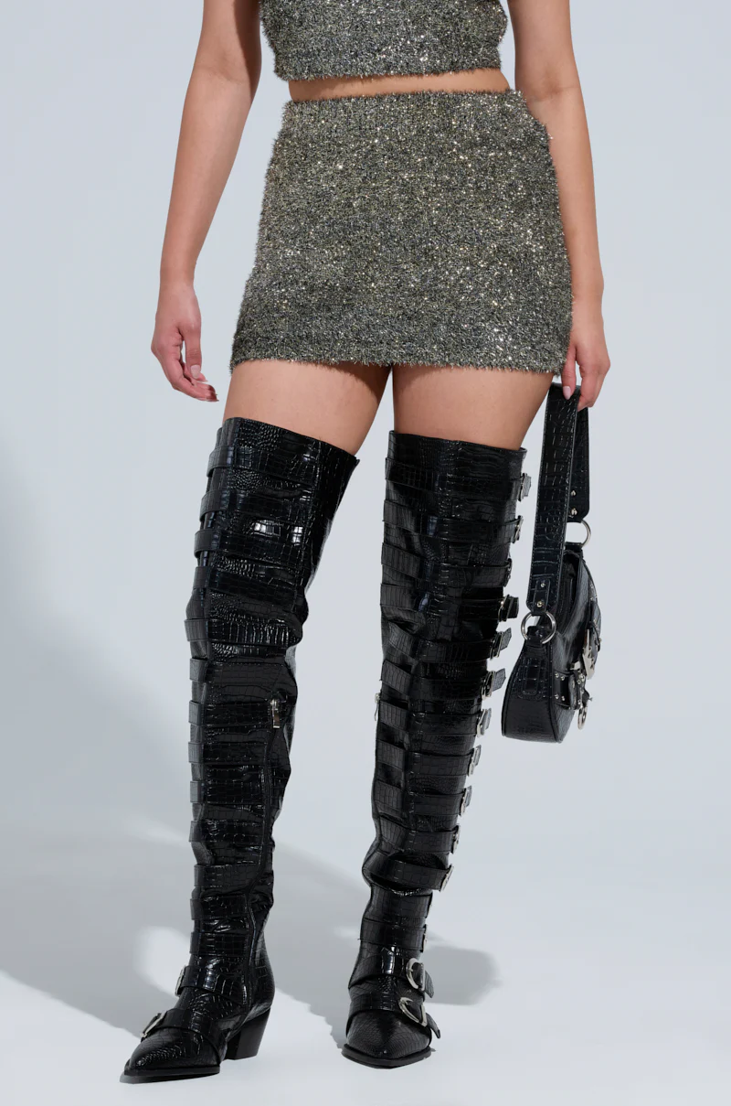 WRAPPED IN GOLD FITTED KNIT MINI SKIRT - Image 2