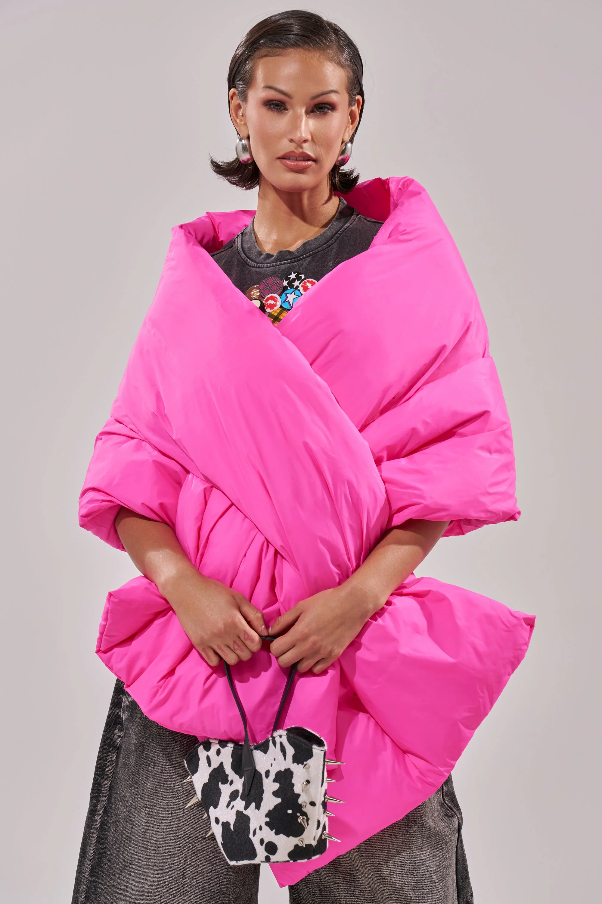 WRAPPED UP PUFFER SCARF IN PINK - Image 2