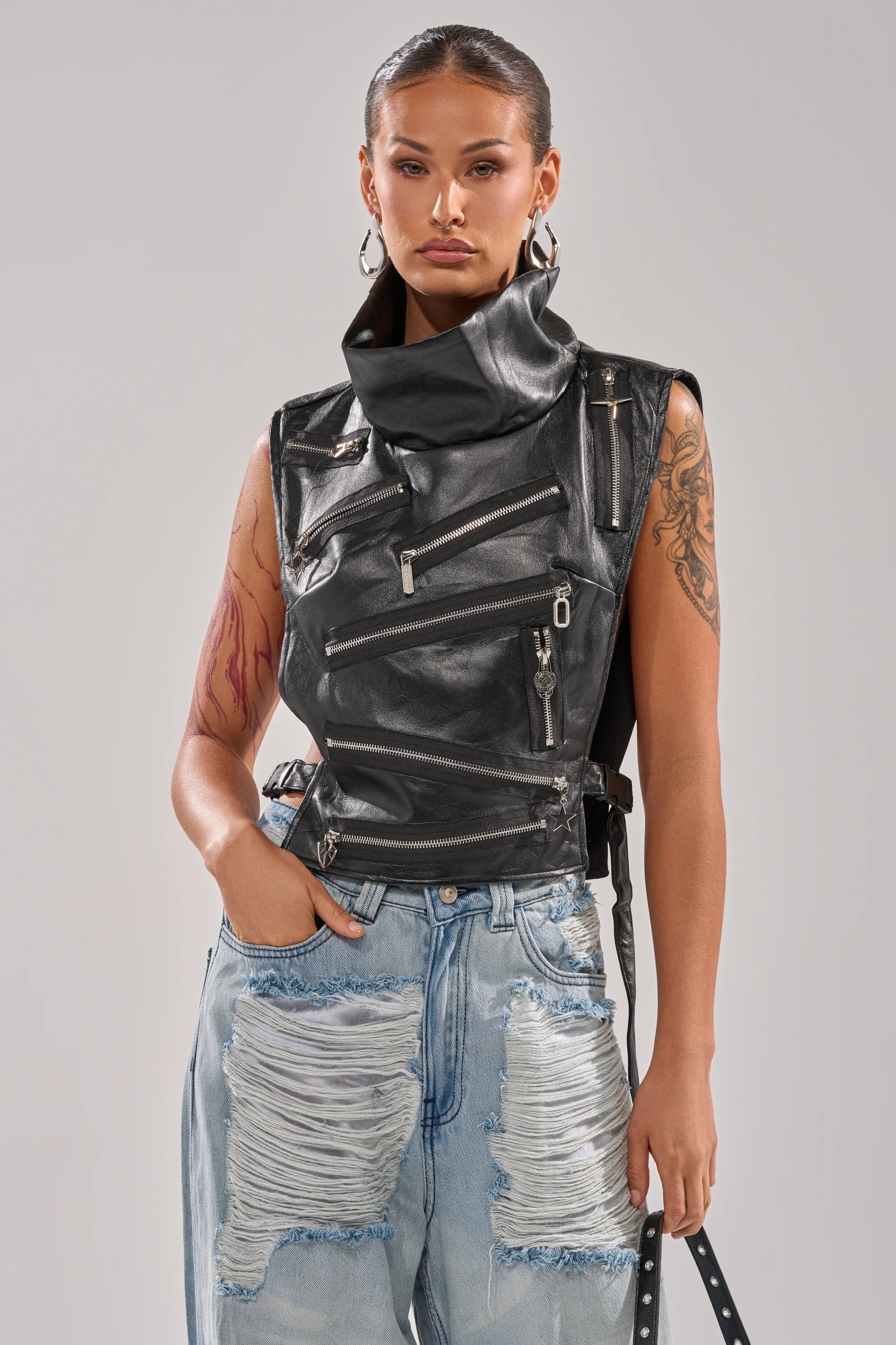 ZIP ME UP TURTLENECK TOP IN BLACK