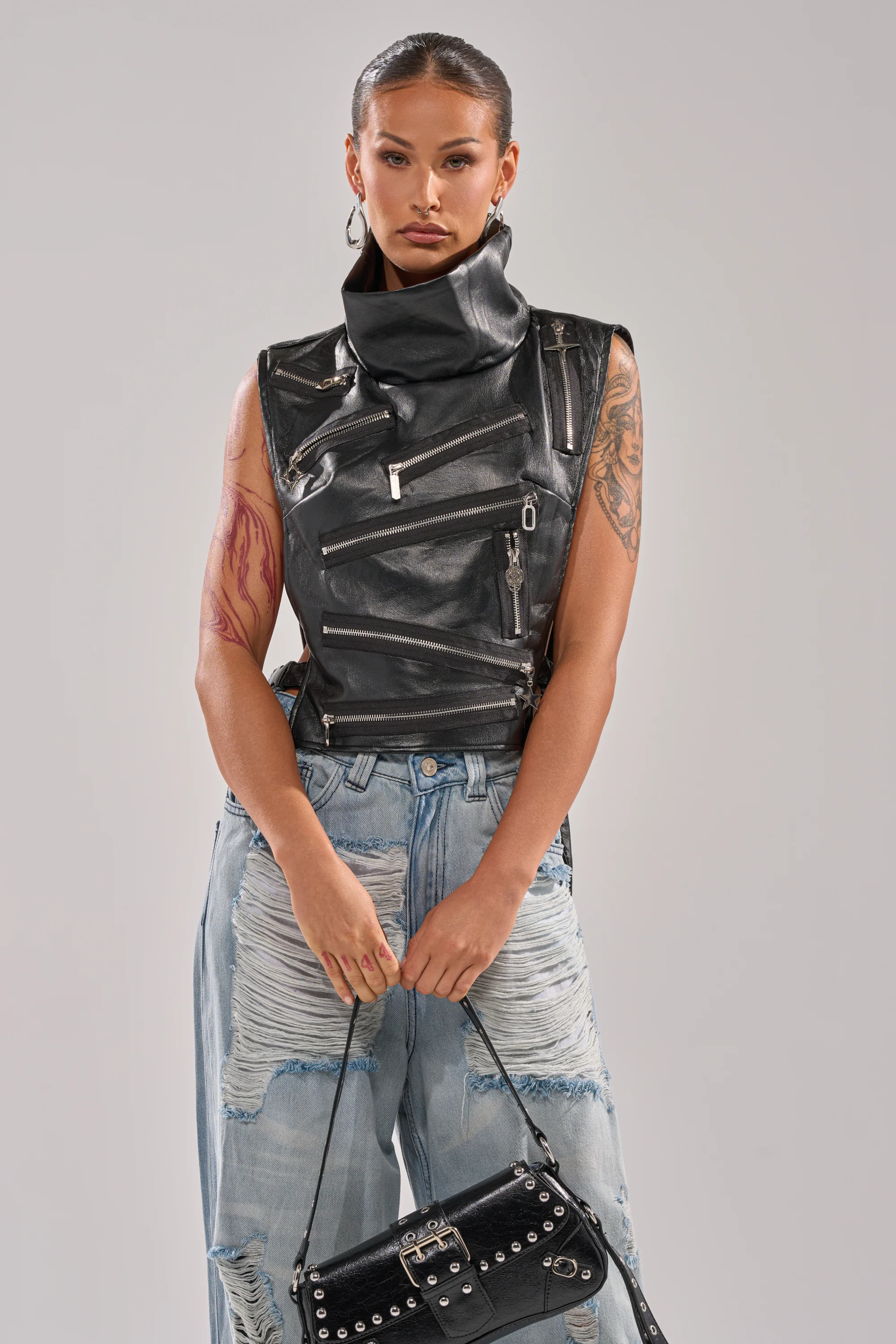 ZIP ME UP TURTLENECK TOP IN BLACK - Image 3