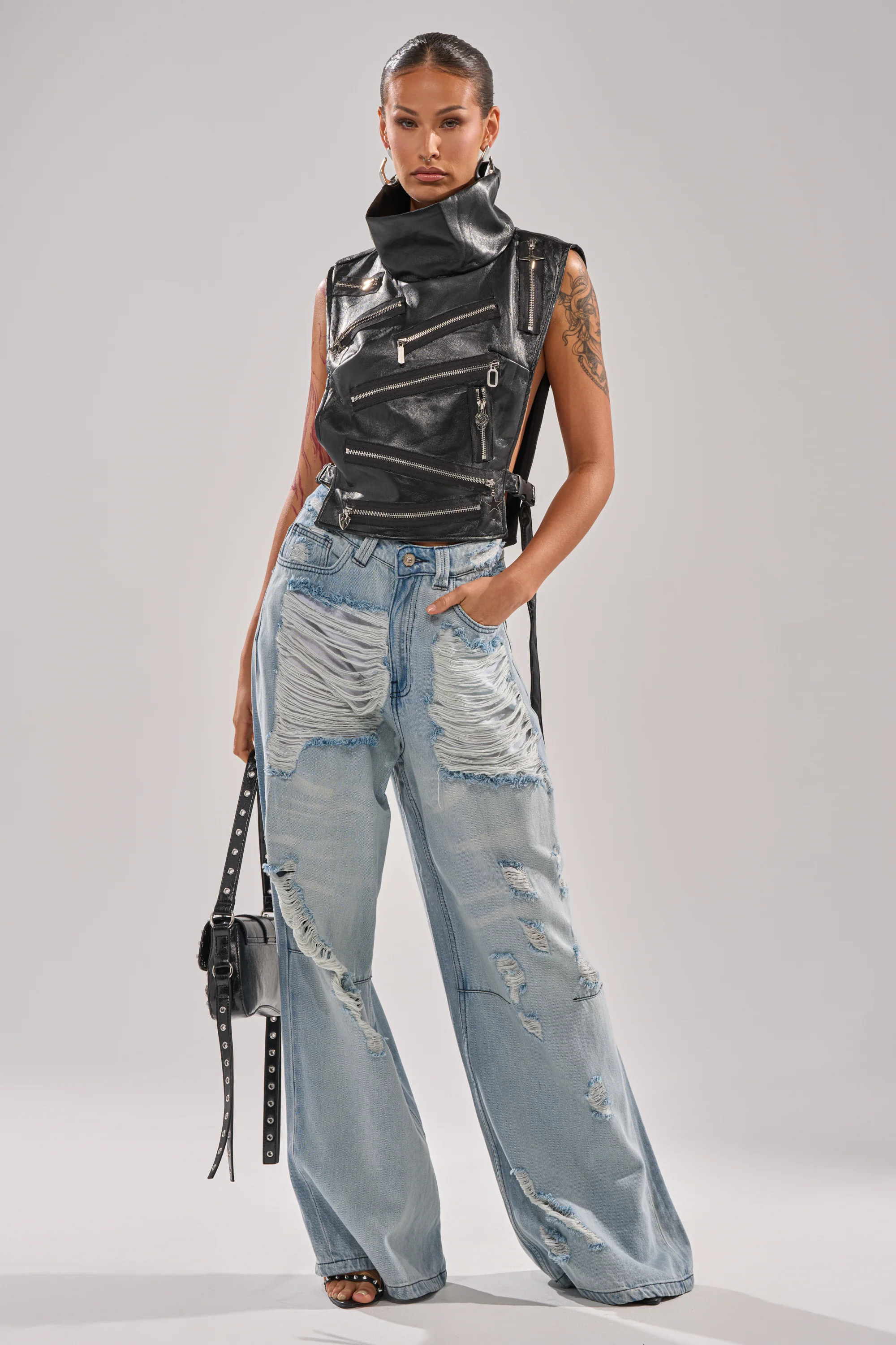 ZIP ME UP TURTLENECK TOP IN BLACK - Image 7